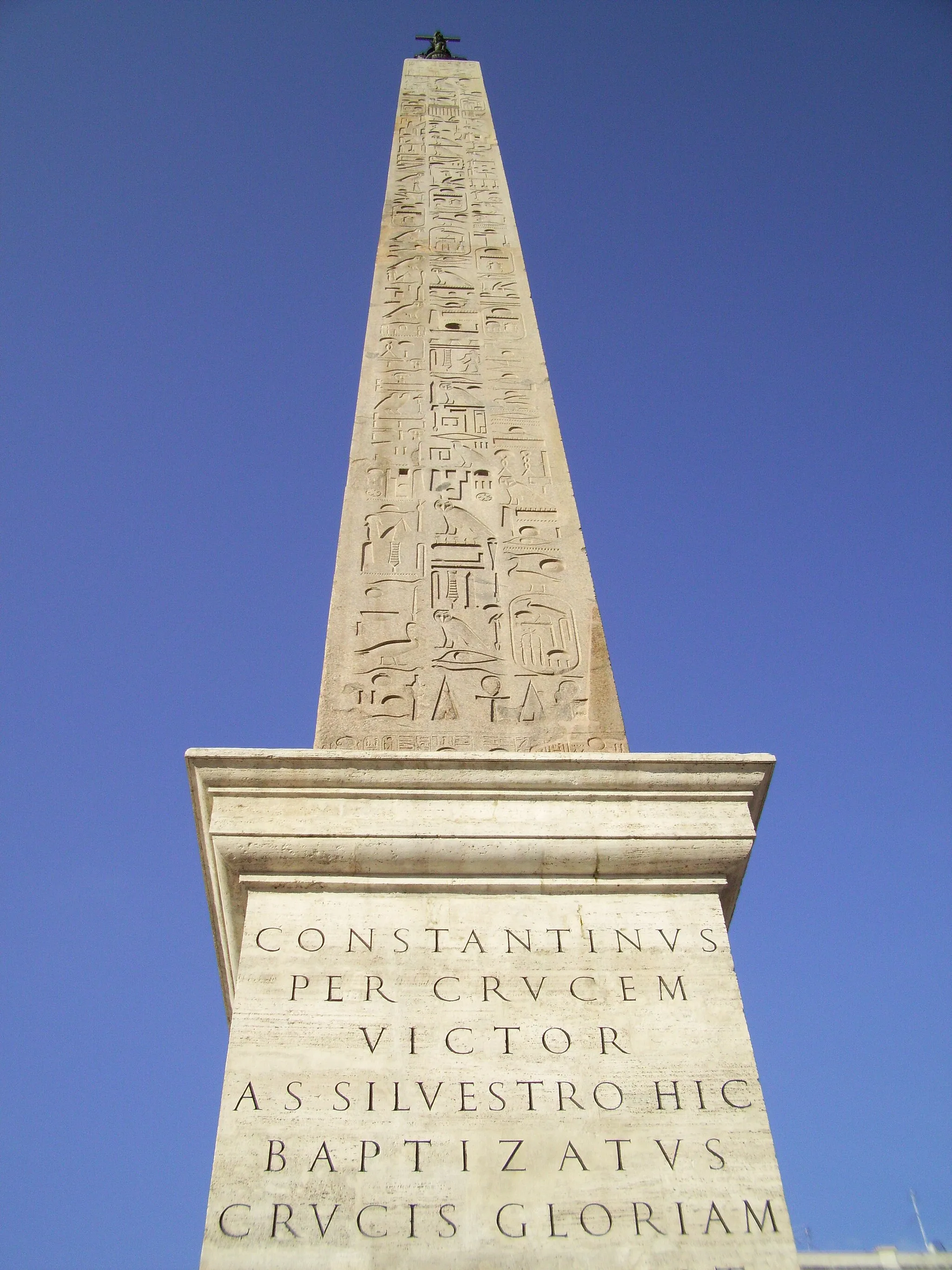 Photo showing: The Lateran obelisk after the restorations completed in 2008 - Piazza San Giovanni, Rome.