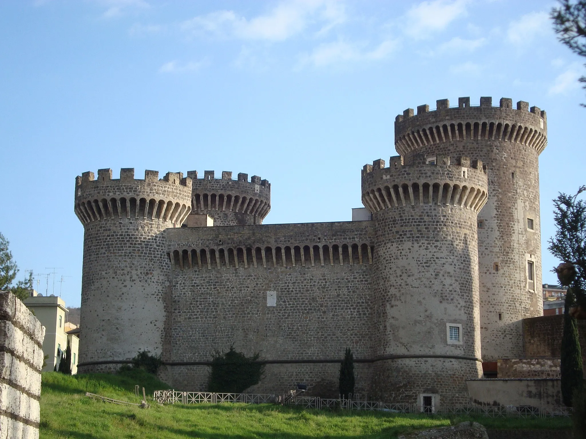 Photo showing: Rocca Pia fortress and jailhouse in Tivoli erected in 1461 by pope Pius II