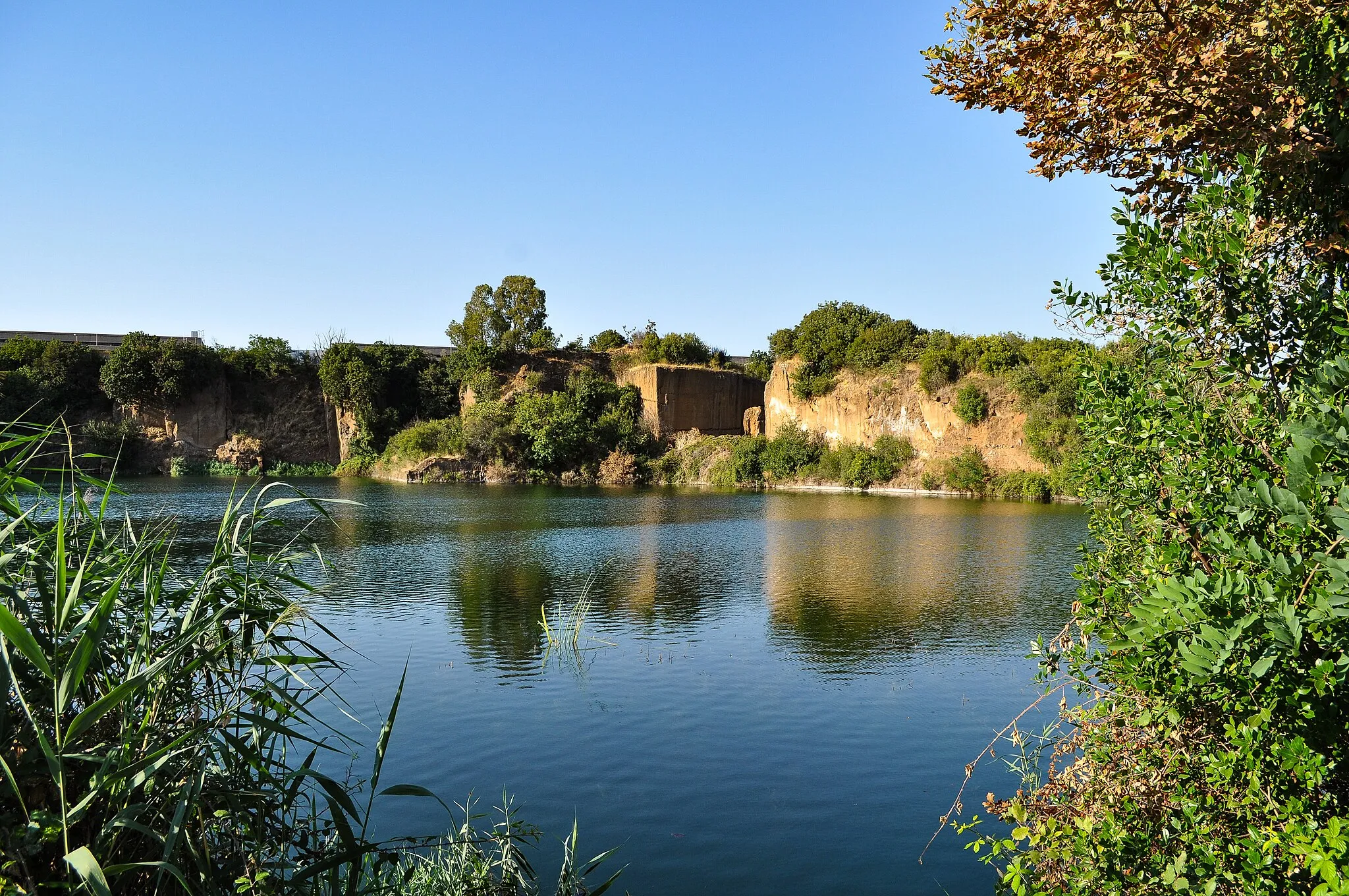 Photo showing: Scorcio del lago più grande delle Latomie di Salone.