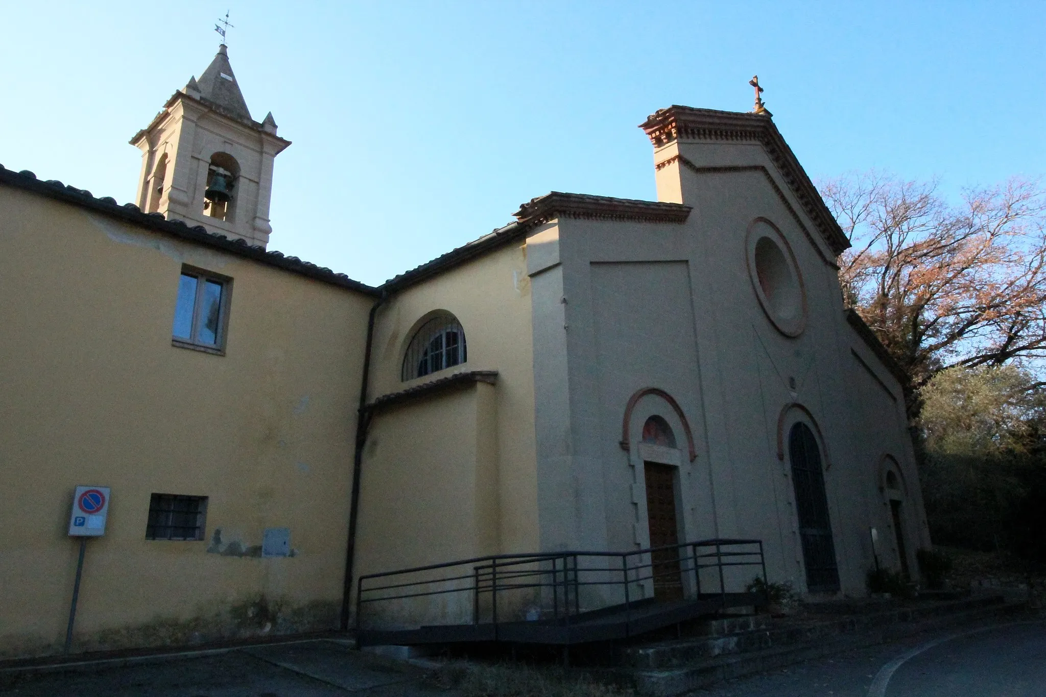 Photo showing: Church Santa Maria Assunta, Palazzone, hamlet of San Casciano dei Bagni, Province of Siena, Tuscany, Italy