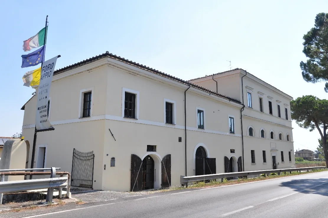 Photo showing: Foro Appio Mansio Hotel 2012