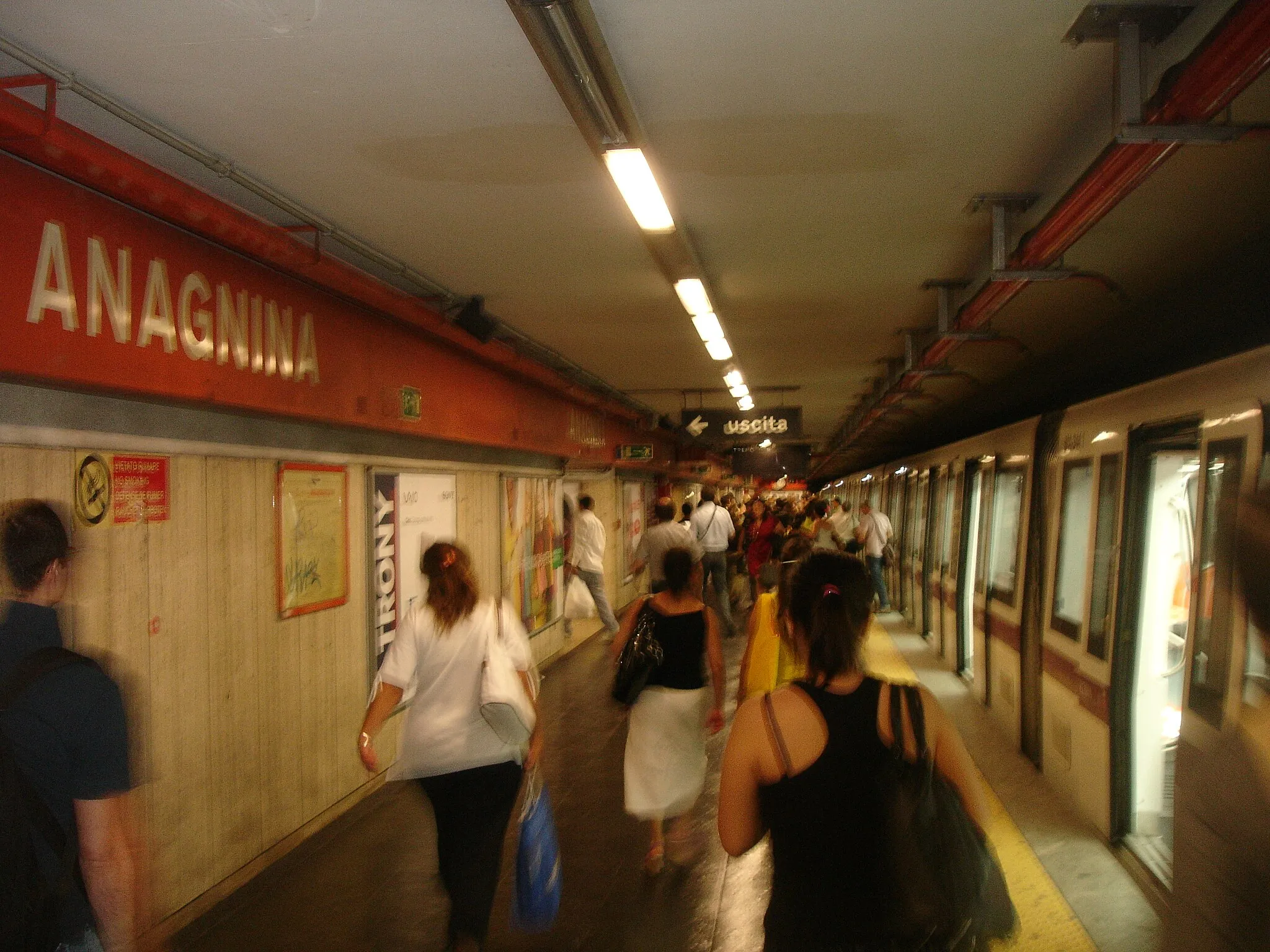 Photo showing: Uno scorcio della stazione Anagnina.