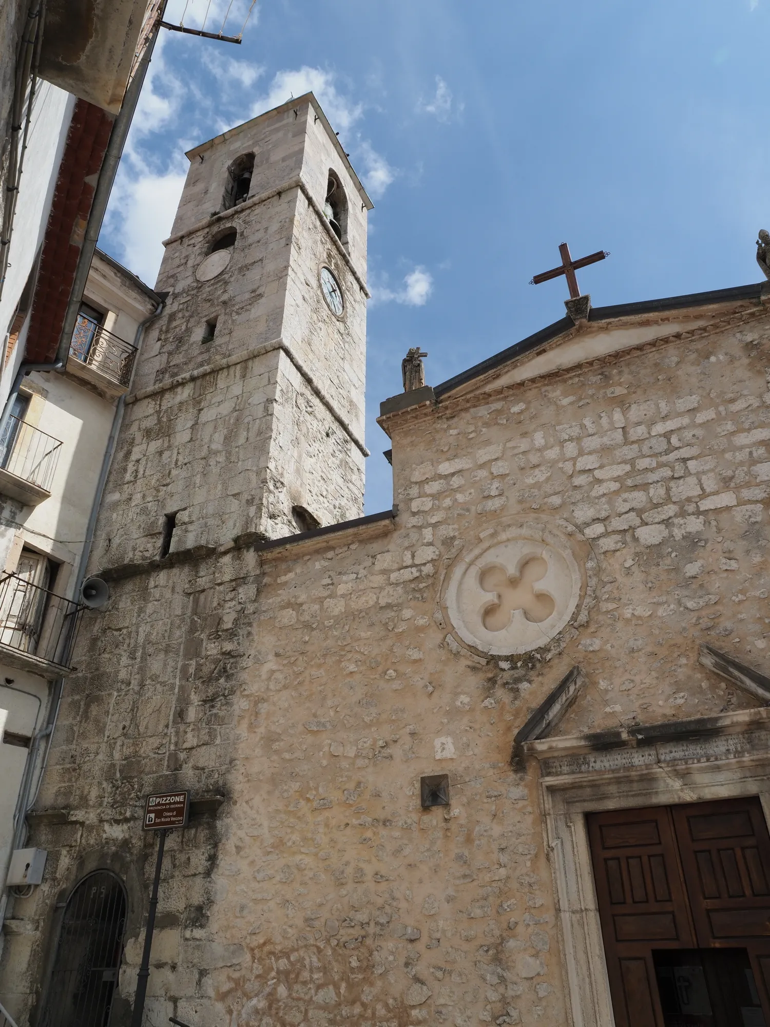 Photo showing: Pizzone - San Nicola Vescovo - Orologio a sei ore