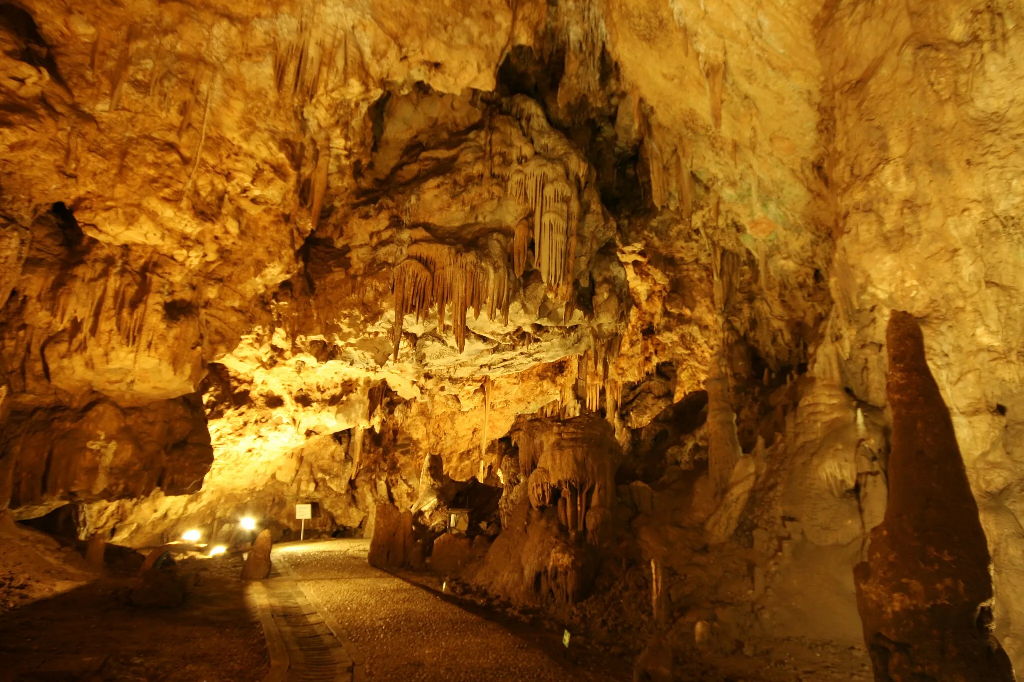 Photo showing: grotte pastena (DC)