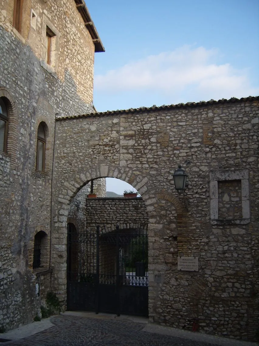 Photo showing: Fara di Sabina, Eingang des Klosters