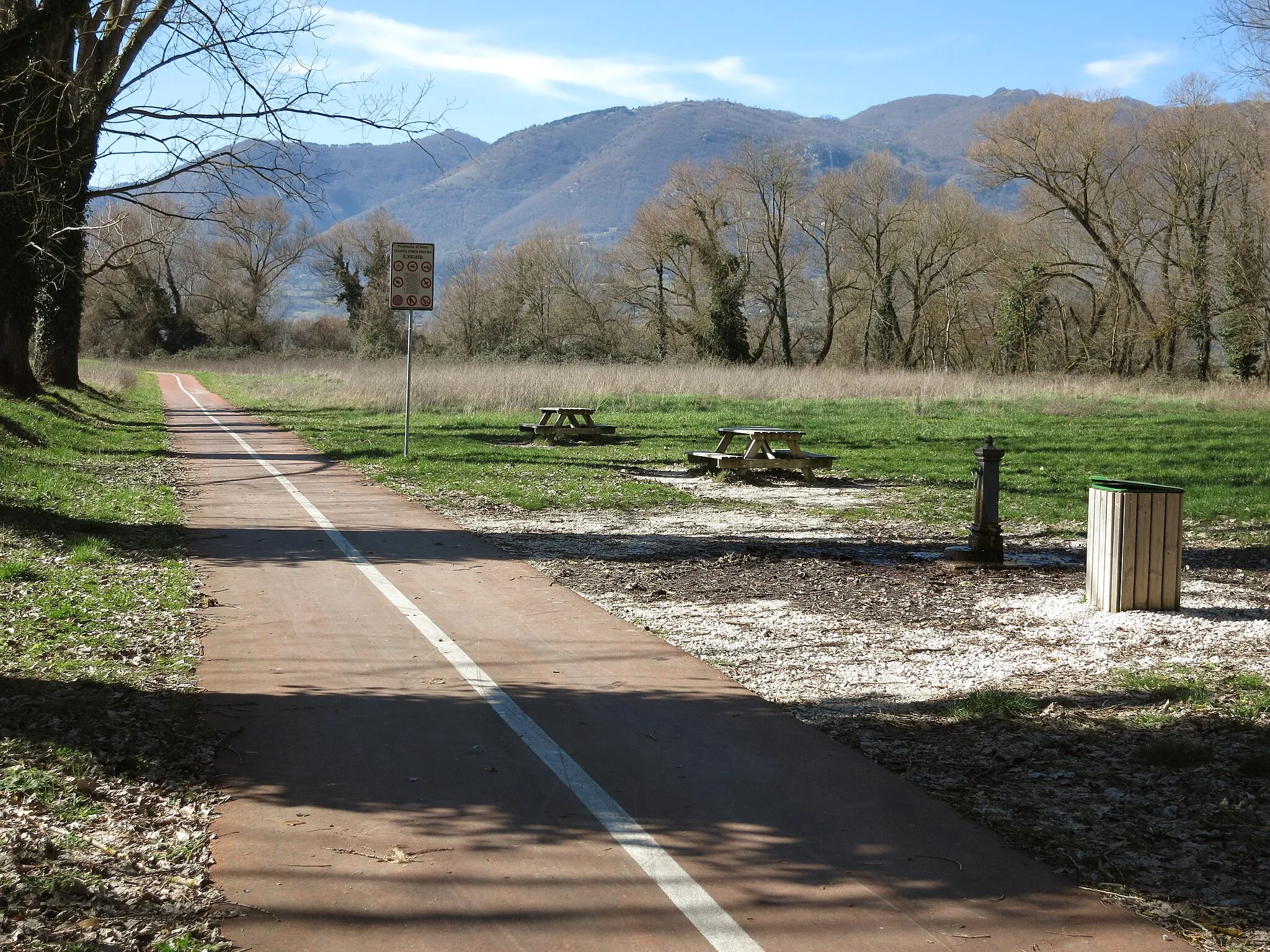 Photo showing: Ciclovia della Conca Reatina, bikeway in the province of Rieti (Lazio, Italy)