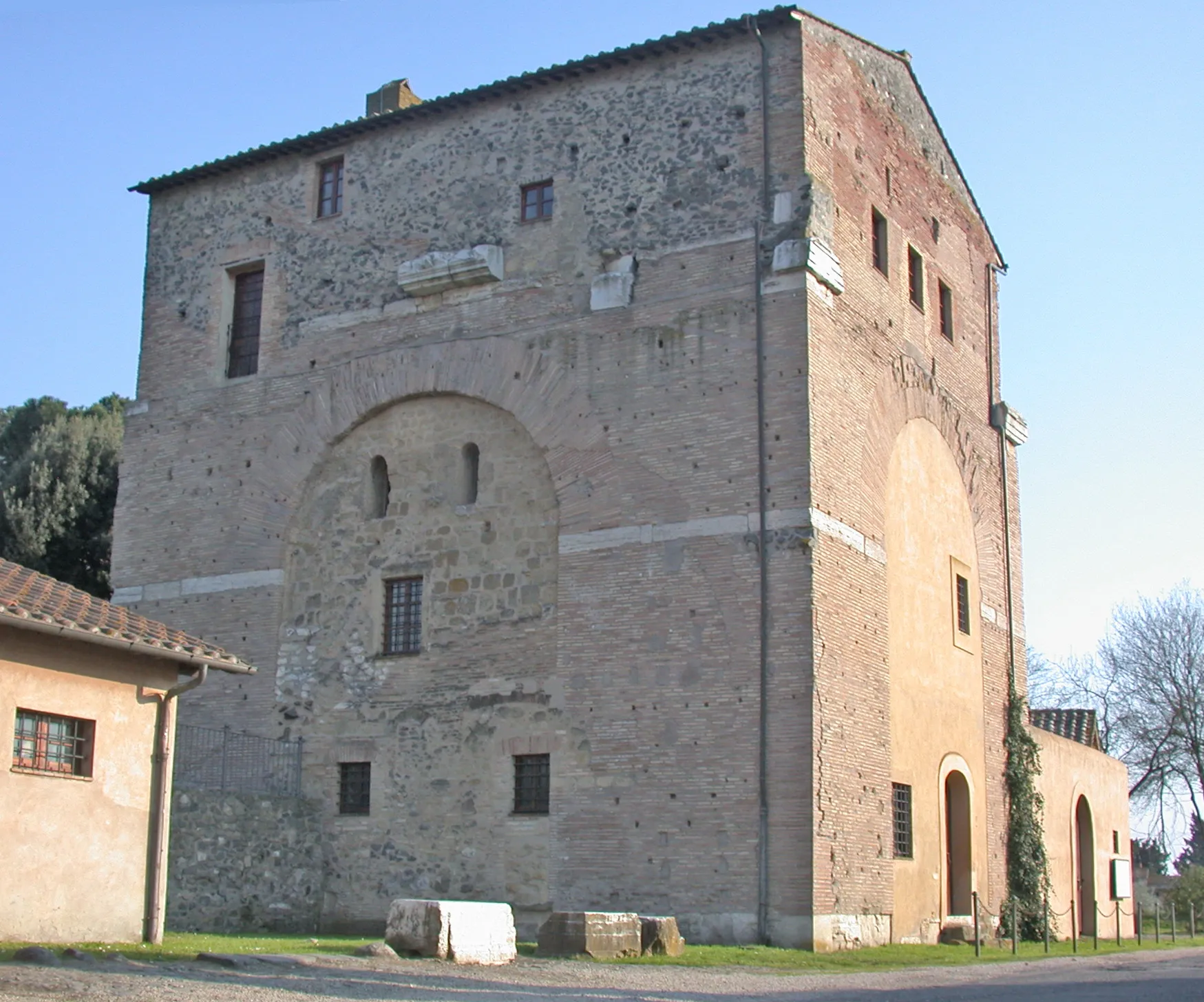 Photo showing: Italia, Regione Lazio, Provincia di Roma, via Flaminia, arco di Malborghetto.