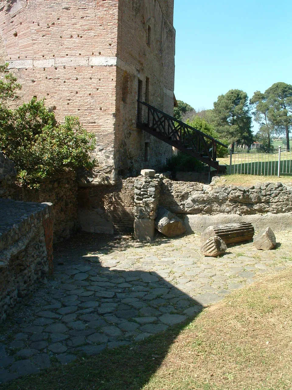 Photo showing: Resti antica via Flaminia presso arco di Malborghetto