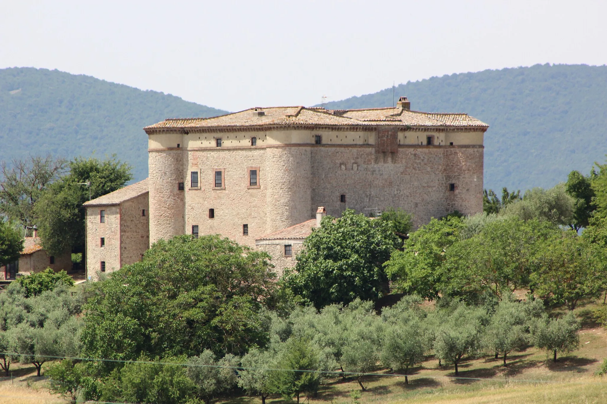 Photo showing: castle Rocca di Fortezza Alta di Dunarobba, Dunarobba, hamlet of Avigliano Umbro, Province of Terni, Umbria, Italy