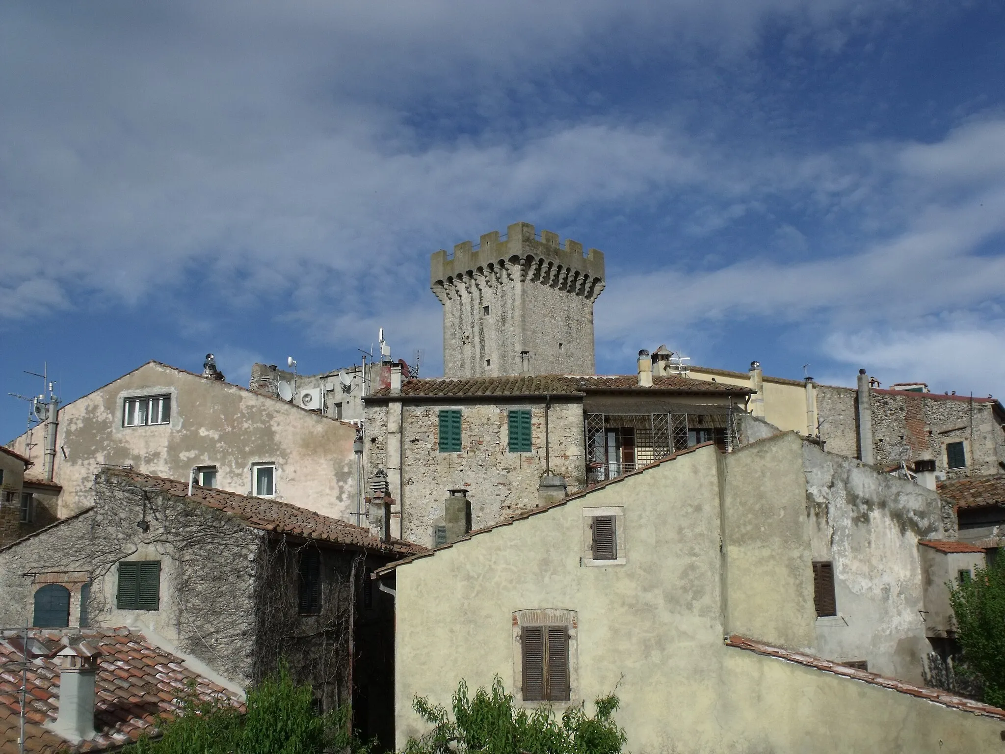 Photo showing: Panorama and Tower of the Castle (Rocca Aldobrandesca) in Capalbio, Maremma, Province of Grosseto, Tuscany, Italy