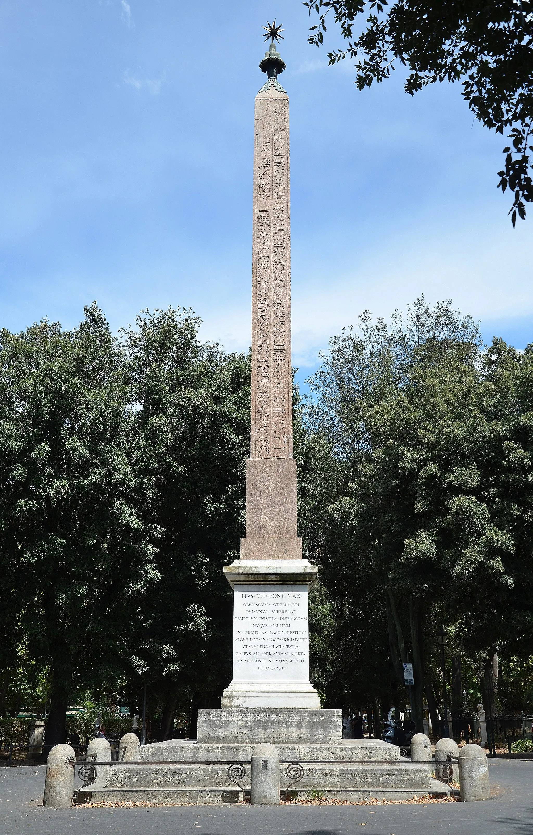 Photo showing: Obelisk on the Pincian Hill, Rome
