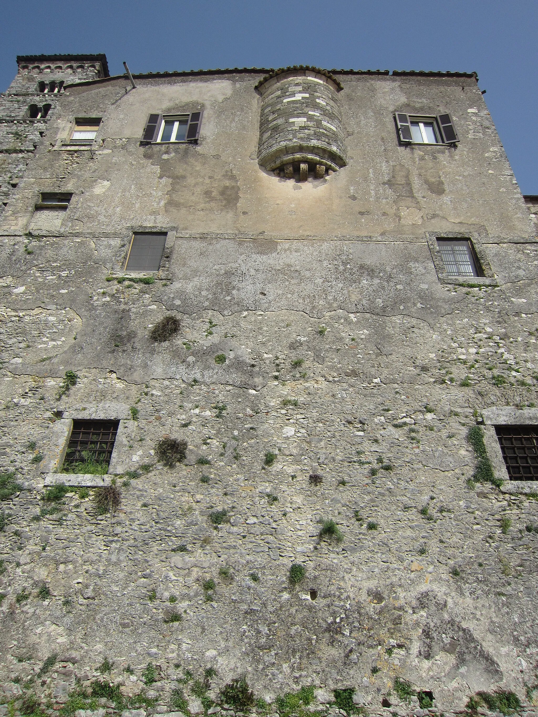 Photo showing: Cattedrale di Ferentino - Bastione laterale a mezzogiorno