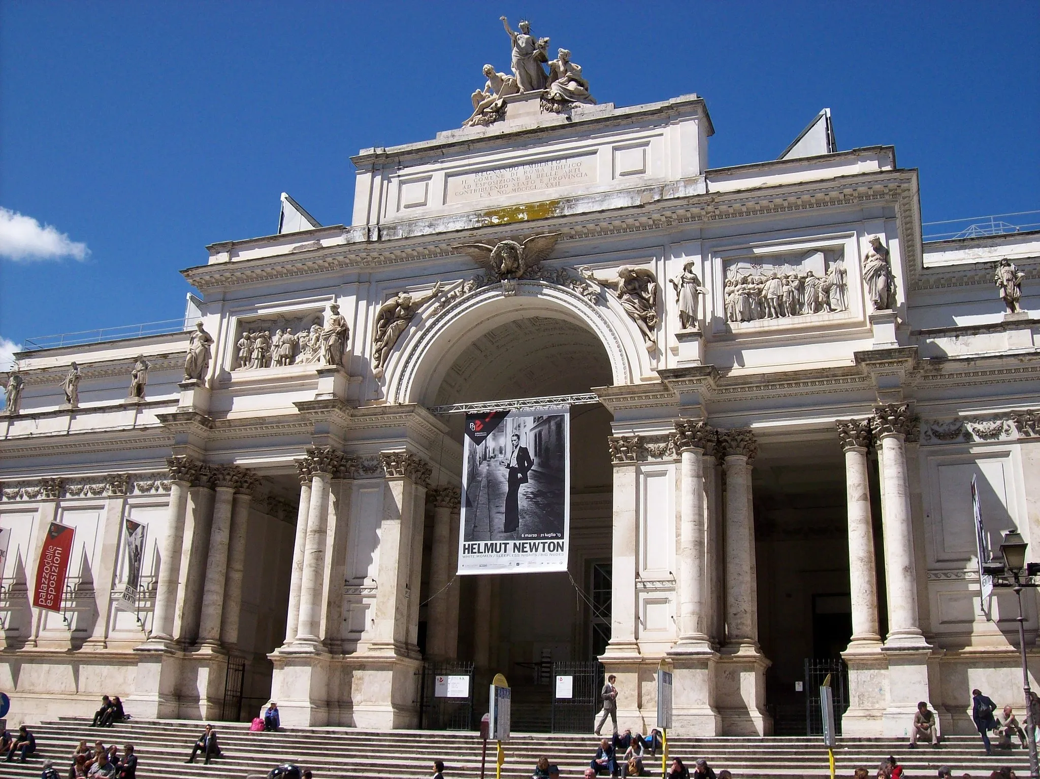 Photo showing: Front view of the Palazzo delle Esposizioni in Rome