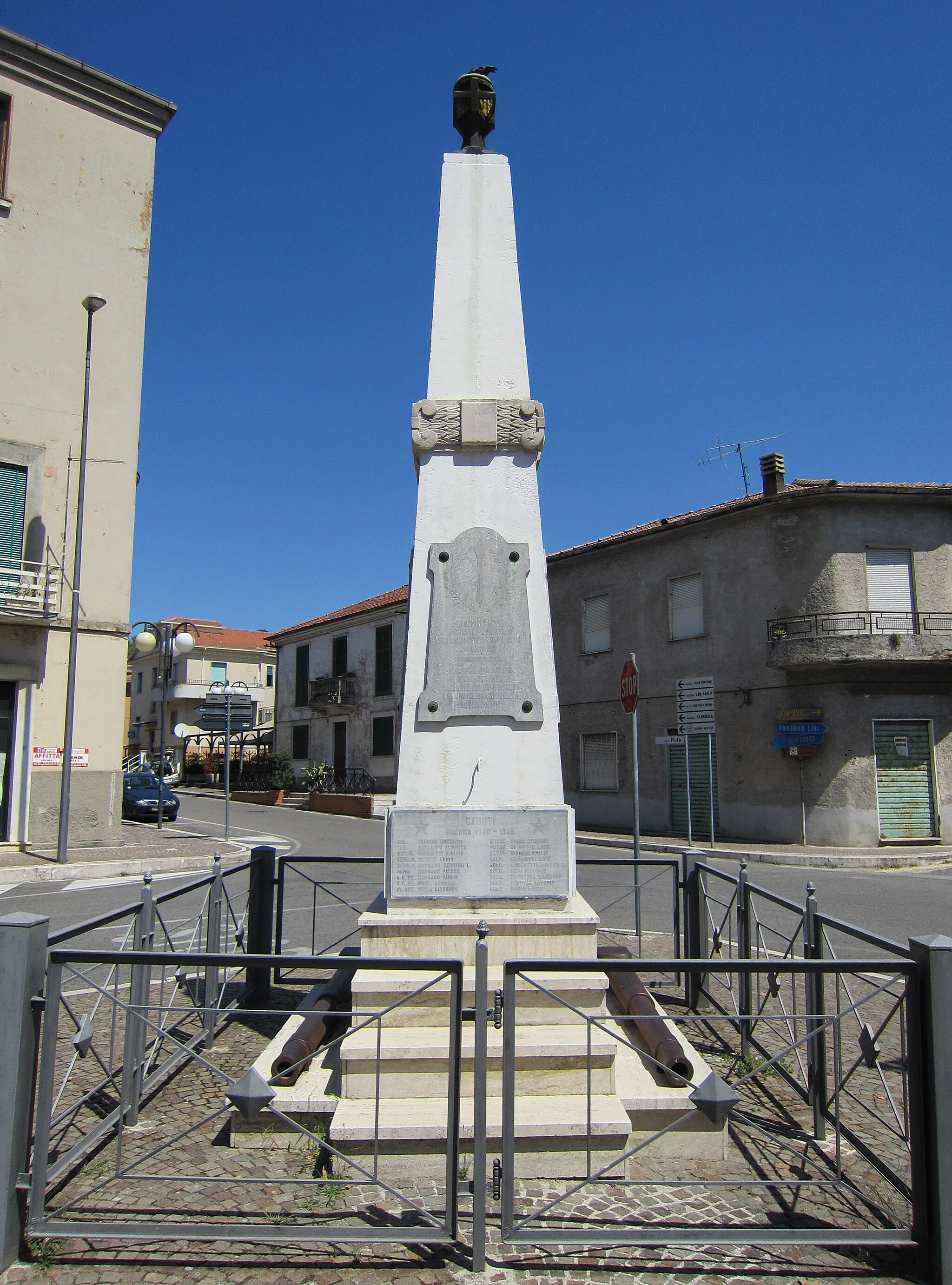 Photo showing: Monumento ai caduti
