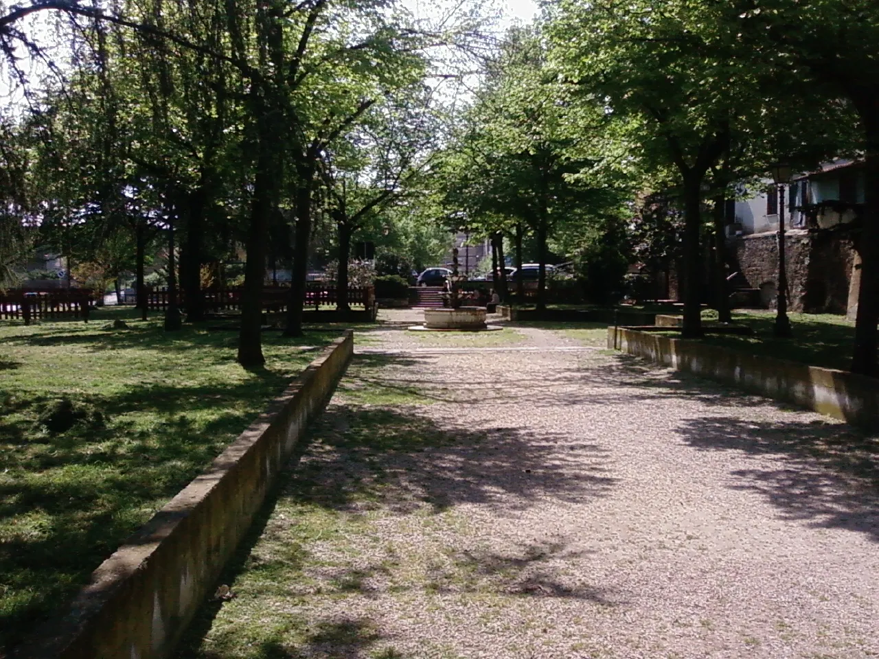 Photo showing: I giardini di Via Porta Aggrippina a Cisterna
