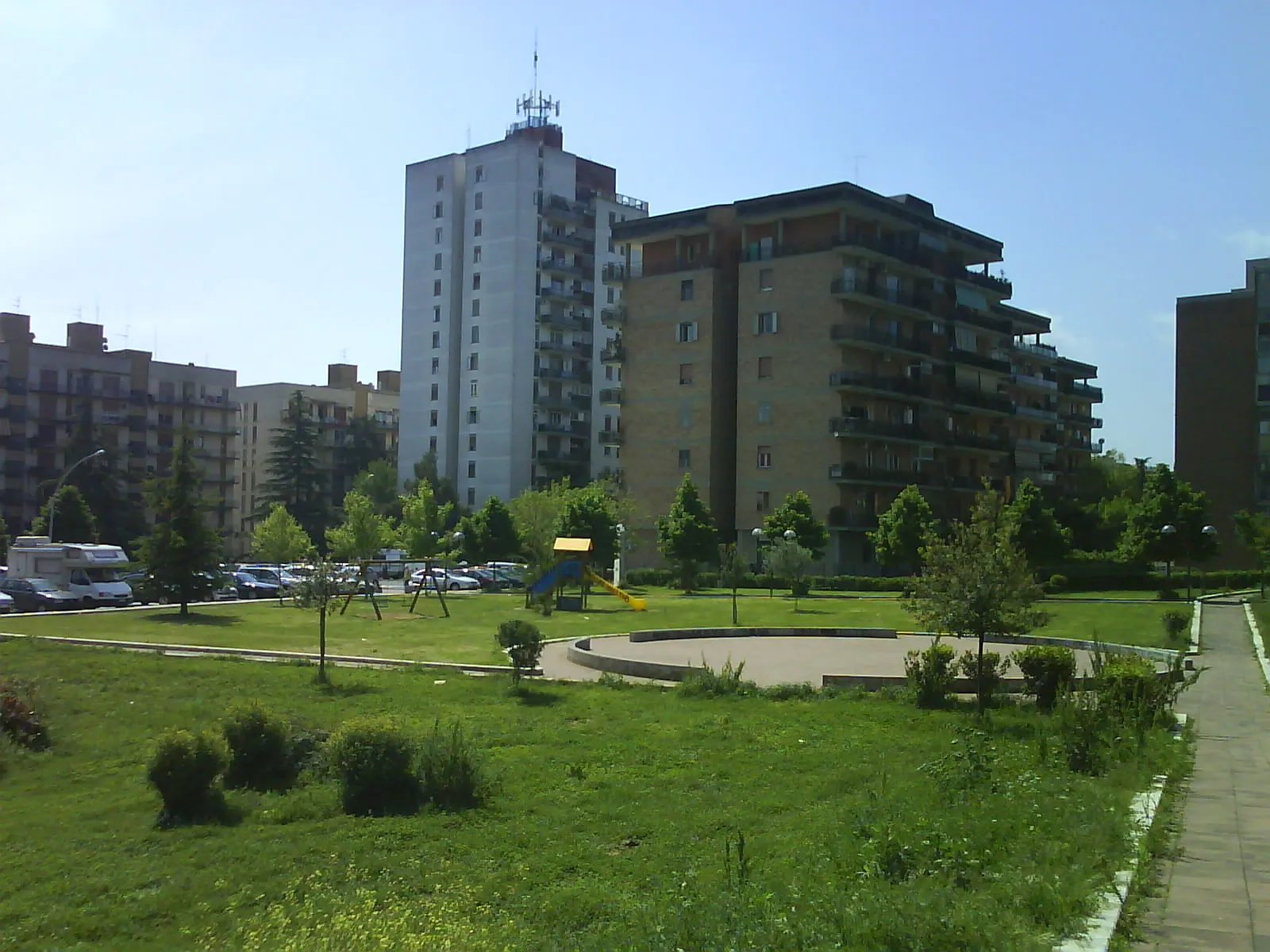 Photo showing: Quartiere Grattacielo Parco Abruzzo zona centrale e residenziale della città