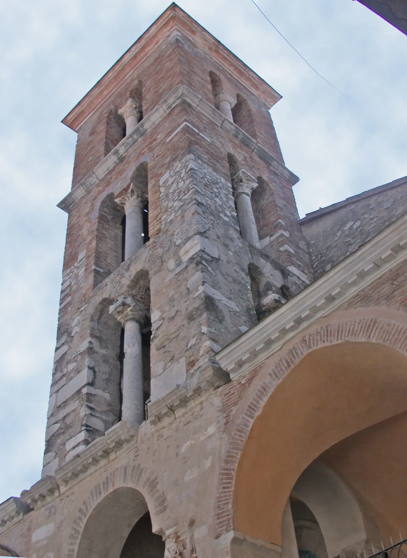 Photo showing: Italia, Lazio, Minturno, provincia di Latina, Duomo, scorcio della facciata
