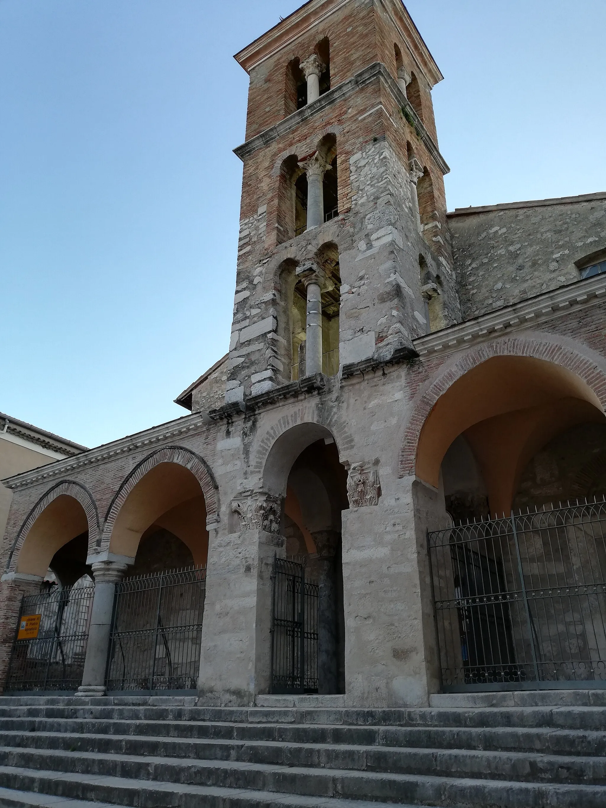 Photo showing: San Pietro (Minturno) - Exterior