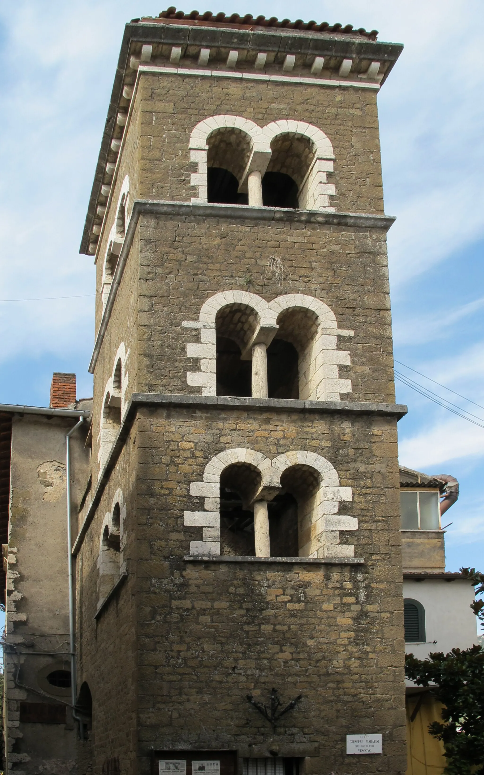 Photo showing: Cori, il campanile della chiesa dei Santi Pietro e Paolo.