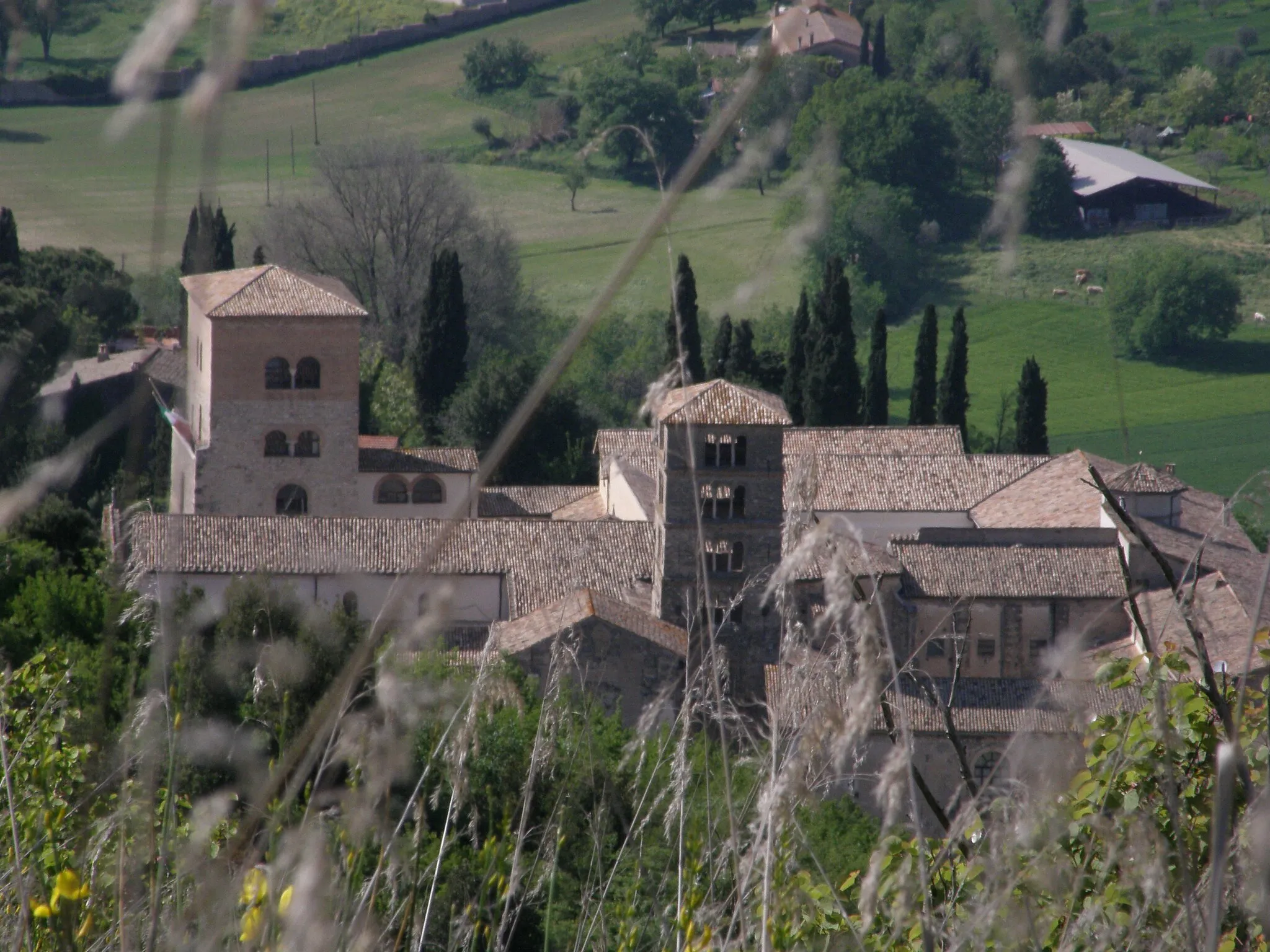Photo showing: Farfa Abbey (Rieti, Italy) outlook from monte Acuziano