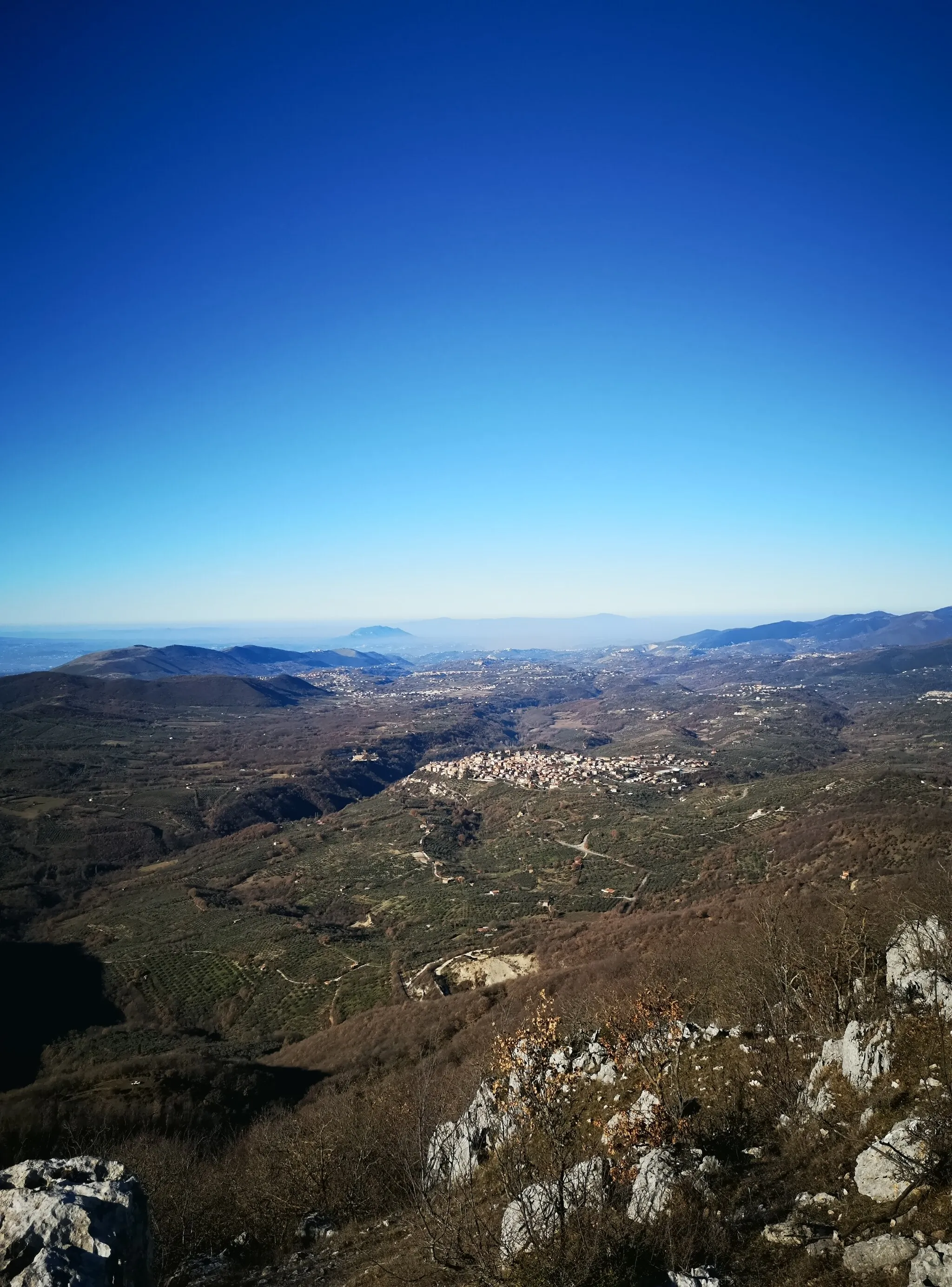 Photo showing: Poggio Moiano e la Bassa Sabina visti da Monte Pennino