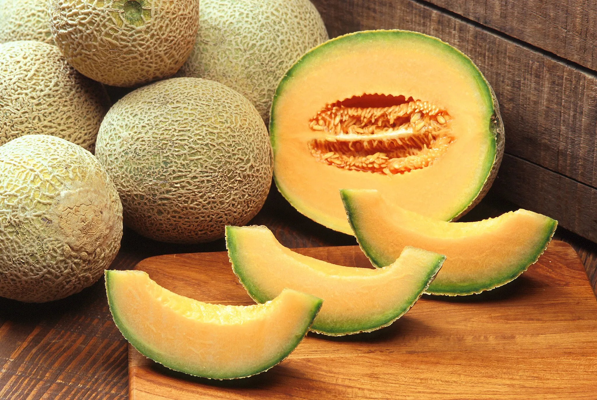 Photo showing: North American "cantaloupes", actually a type of muskmelon.