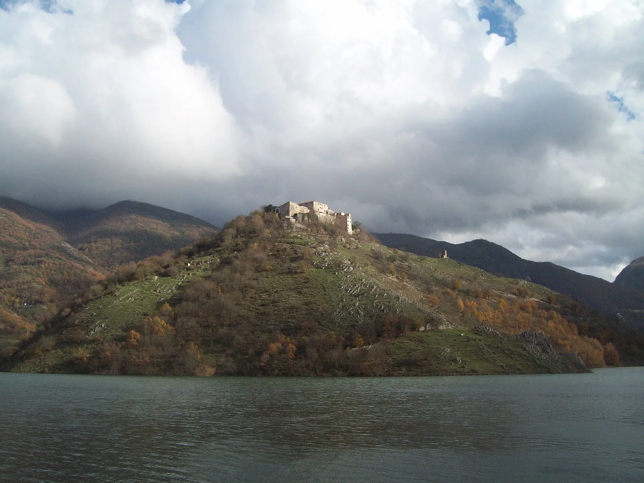 Photo showing: Antuni, Castel di Tora, Latium, Italy