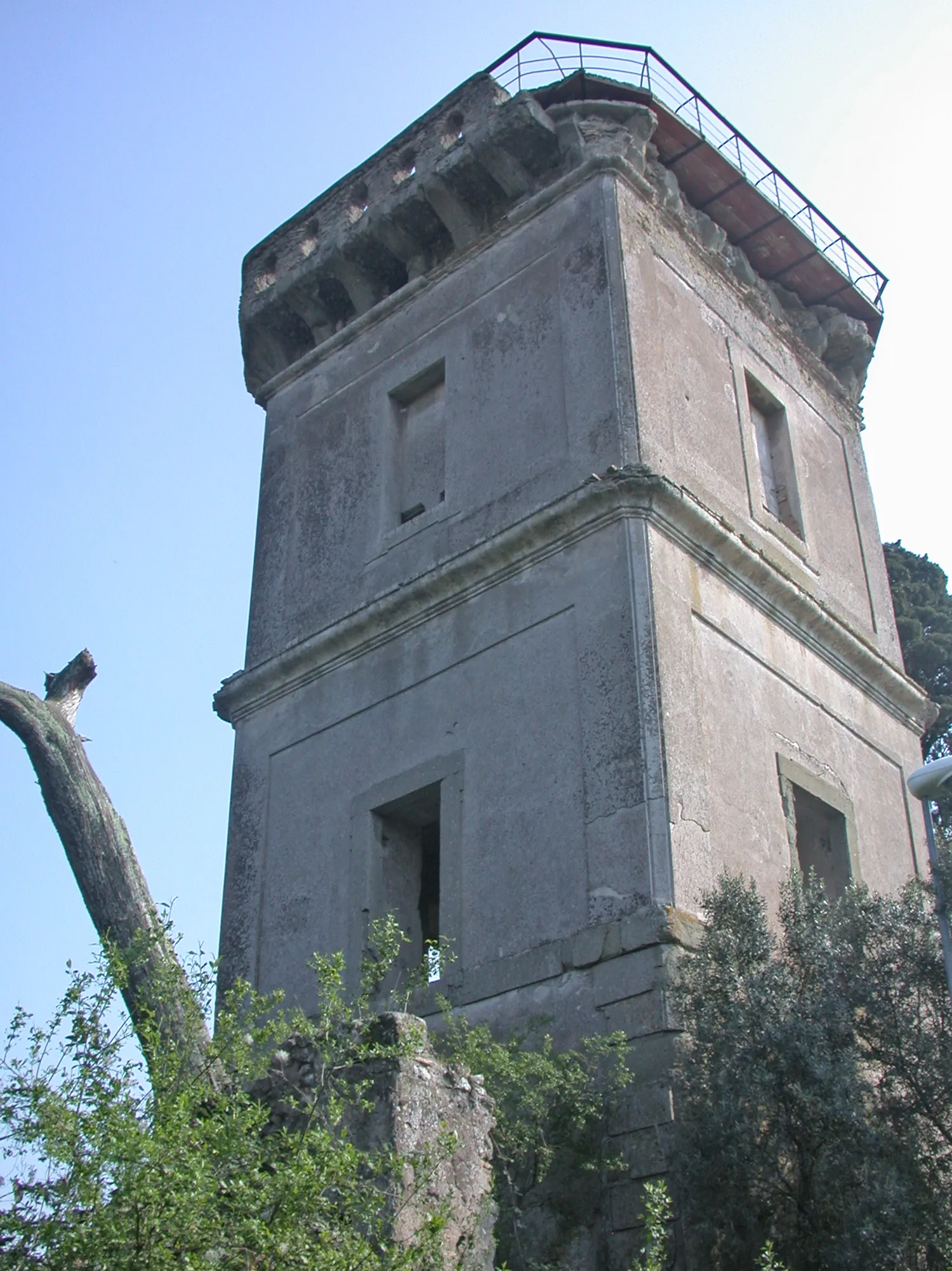 Photo showing: Italia, Regione Lazio, Provincia di Roma, Formello, villa Chigi-Versaglia, resti della Torre Colombaia.