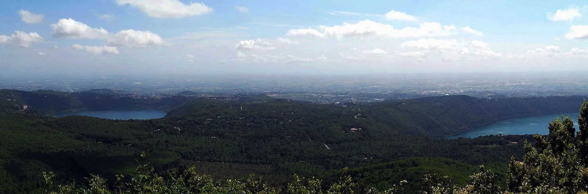 Photo showing: The Alban hills - view from Monte Cavo - Rocca di Papa (Rm)