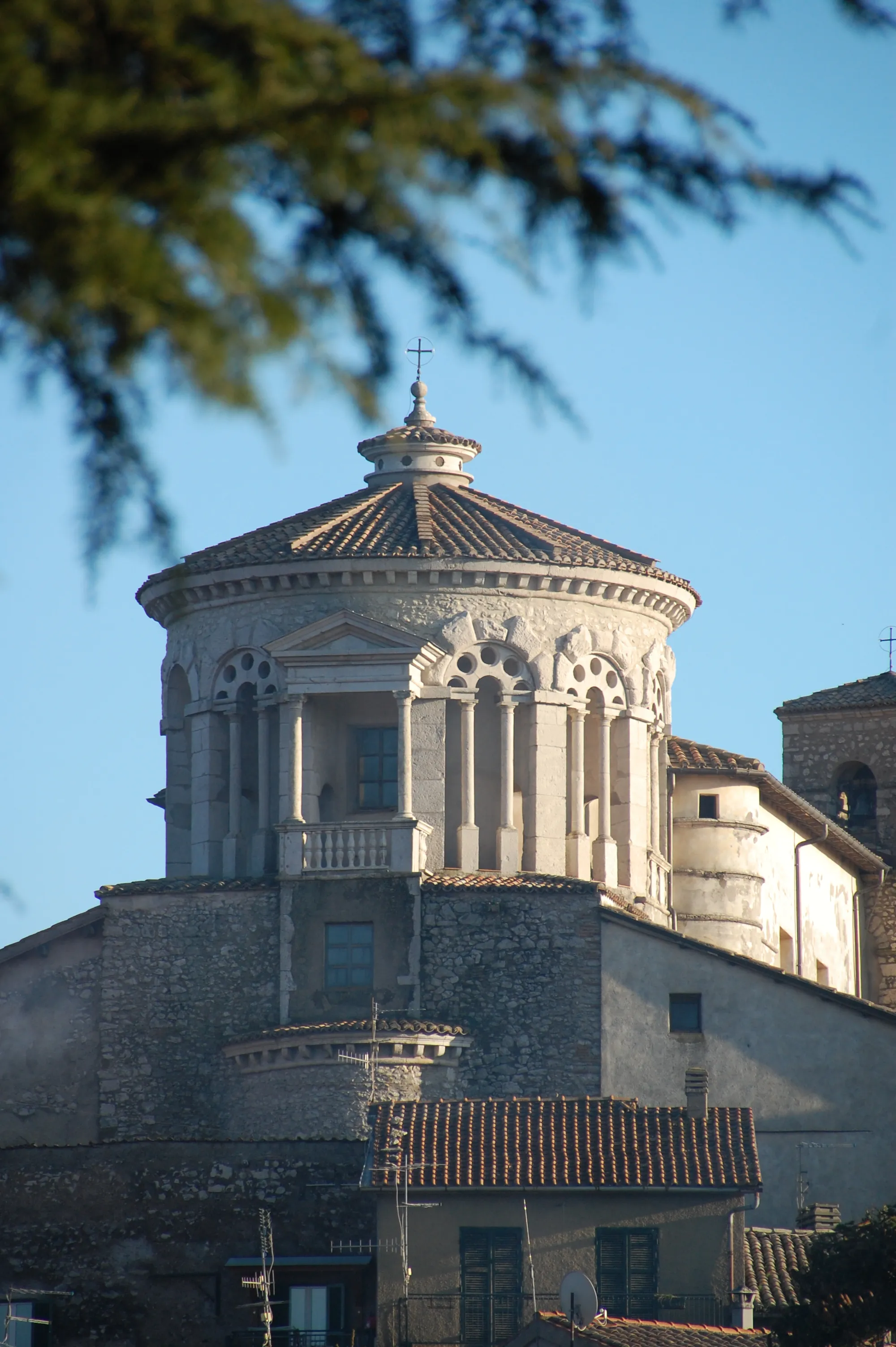 Photo showing: Il Cupolino della Chiesa della Maddalena, di scuola bramantesca (2010).