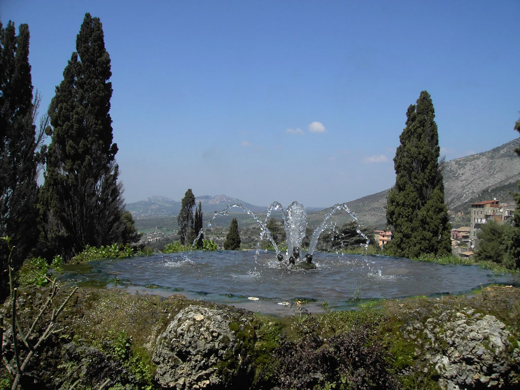 Photo showing: Tivoli, Villa d'Este: acque 5 (fontana del Giglio o del Bicchierone)
