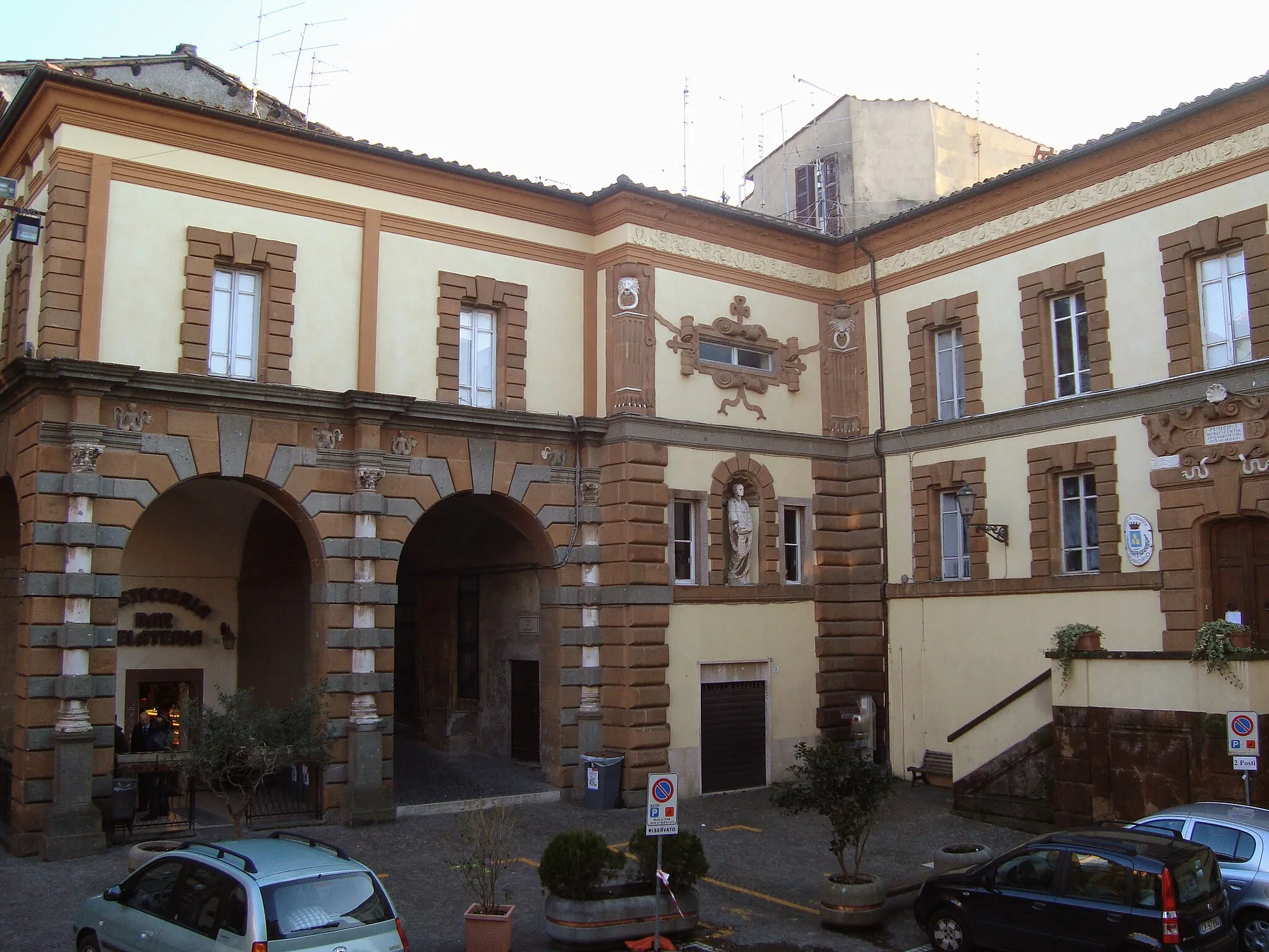 Photo showing: The City Hall of Zagarolo on Piazza Guglielmo Marconi