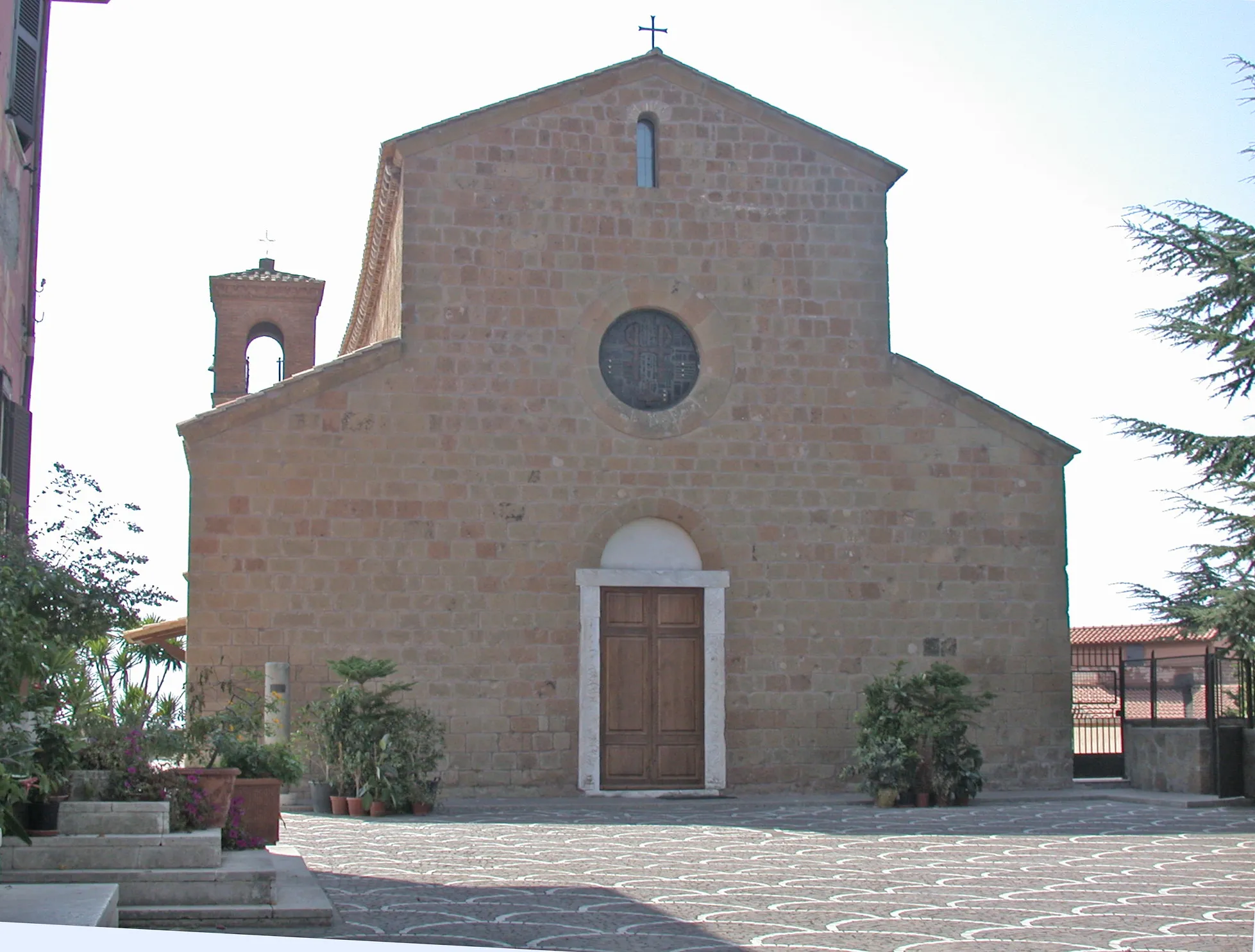 Photo showing: Italia, Lazio, provincia di Roma, Ardea: facciata della chiesa di San Pietro Apostolo