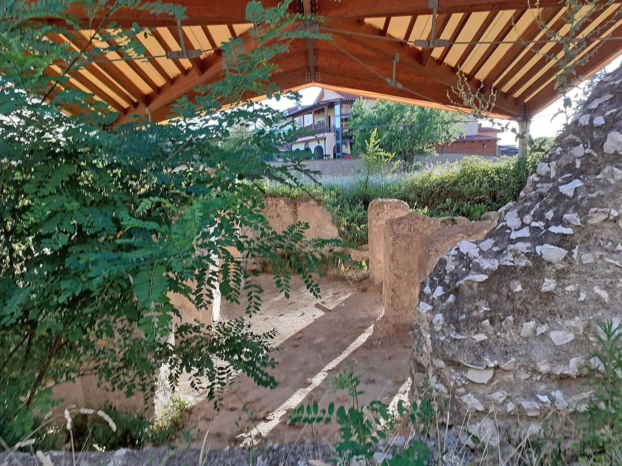 Photo showing: Veduta della cisterna romana