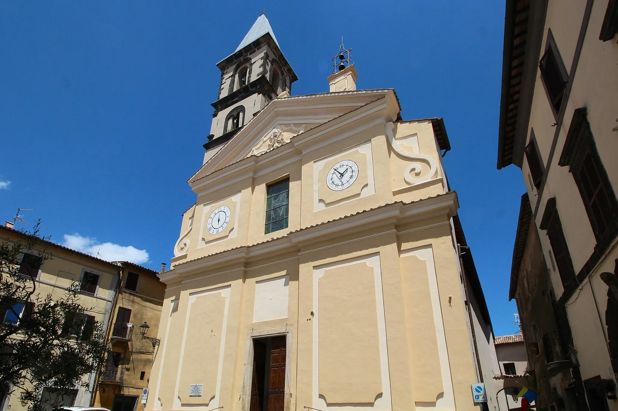 Photo showing: church San Pietro Apostolo, Grotte di Castro, Lazio, Italy