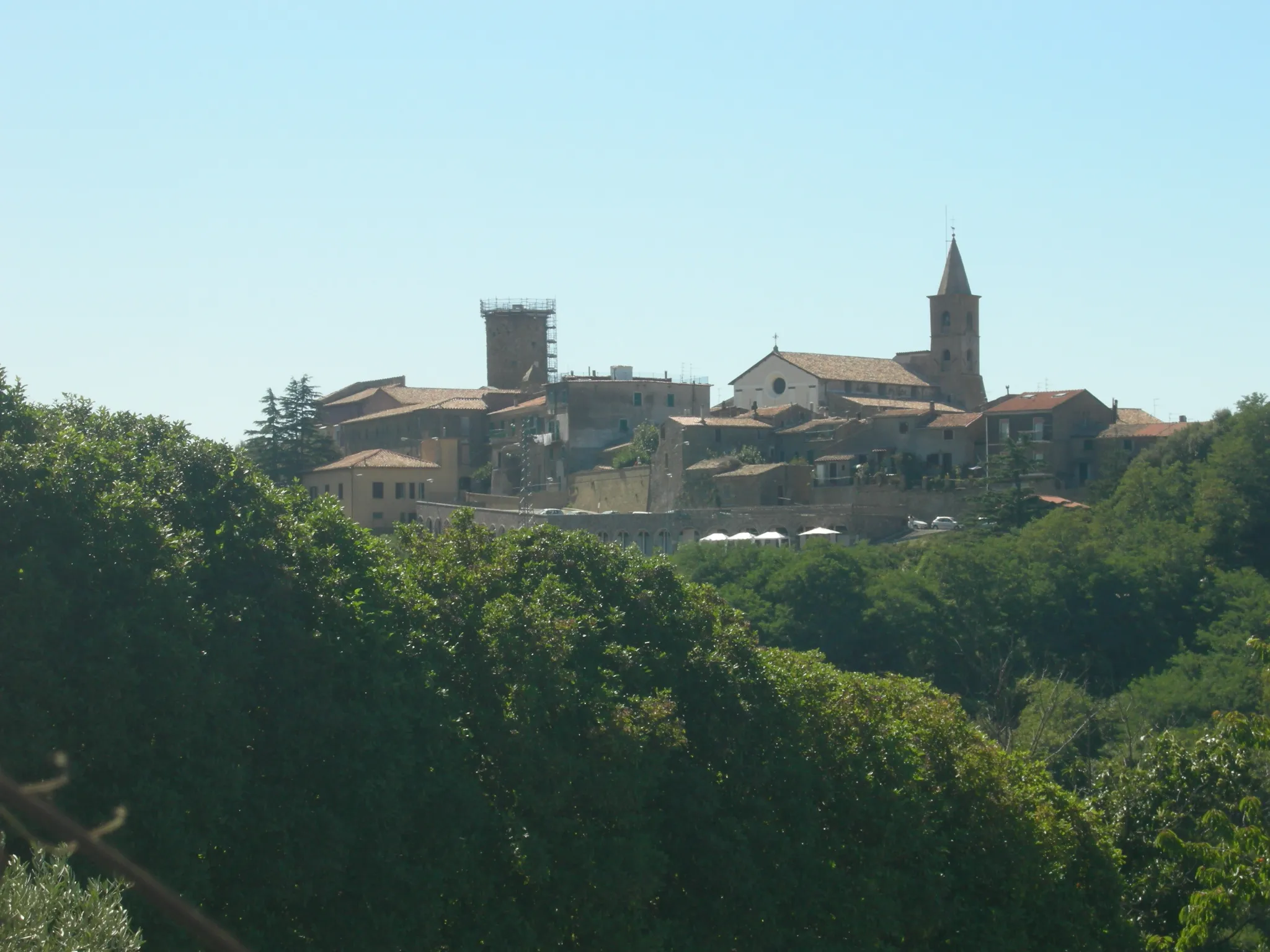 Photo showing: La Rocca di Valentano (Vista da casa di M7)
