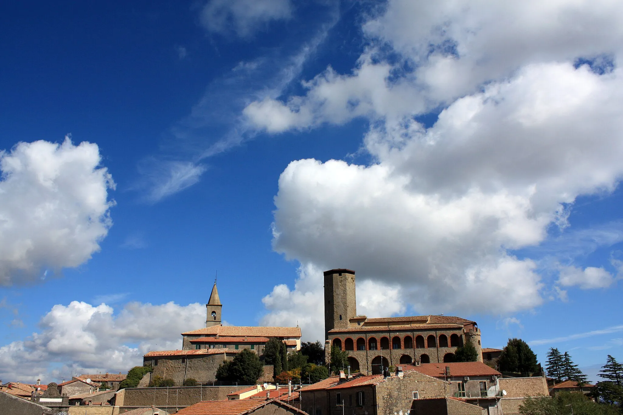 Photo showing: Valentano (VT) Italy Rocca Farnese