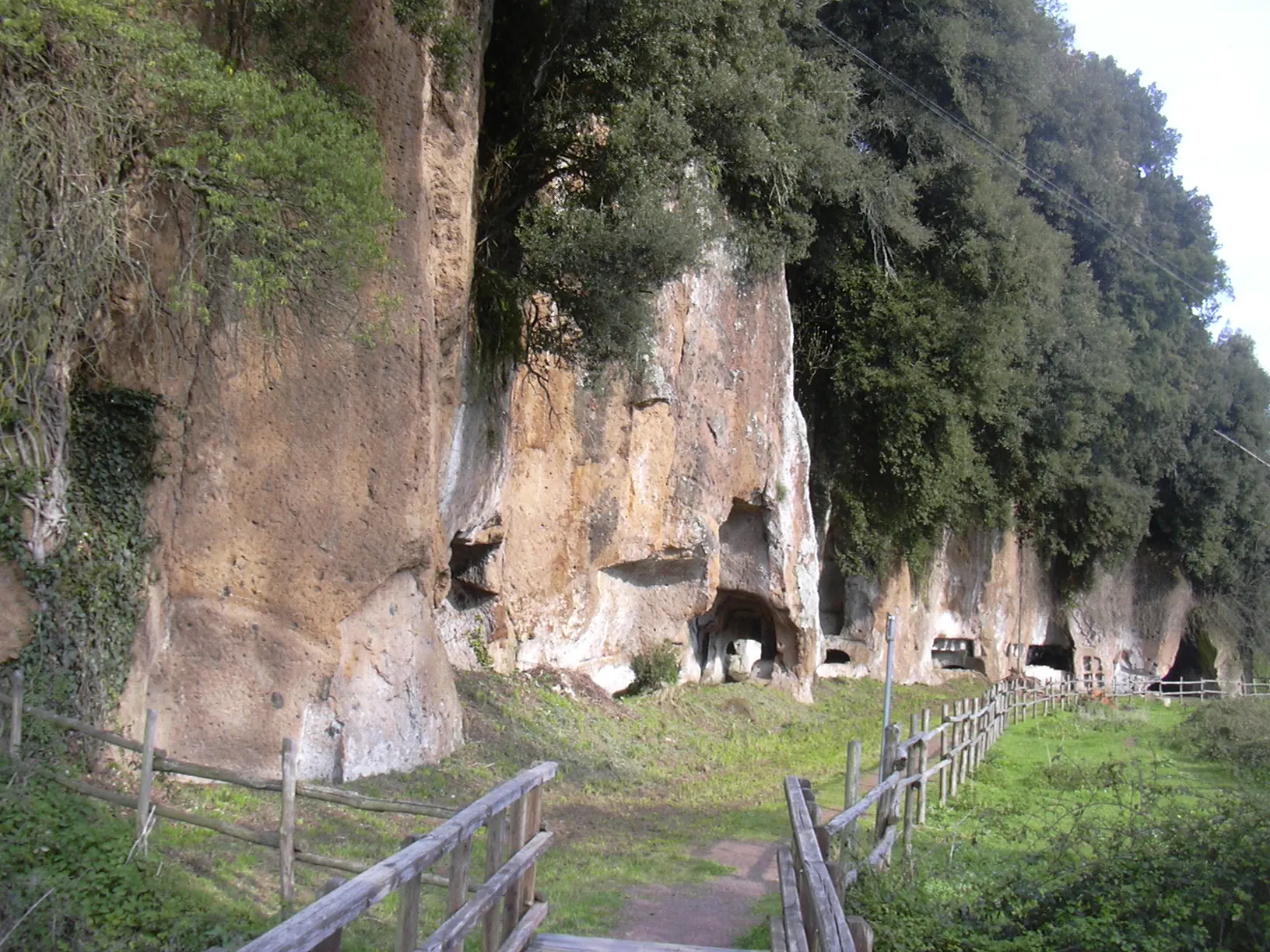 Photo showing: Sutri, Etruscan necropolis