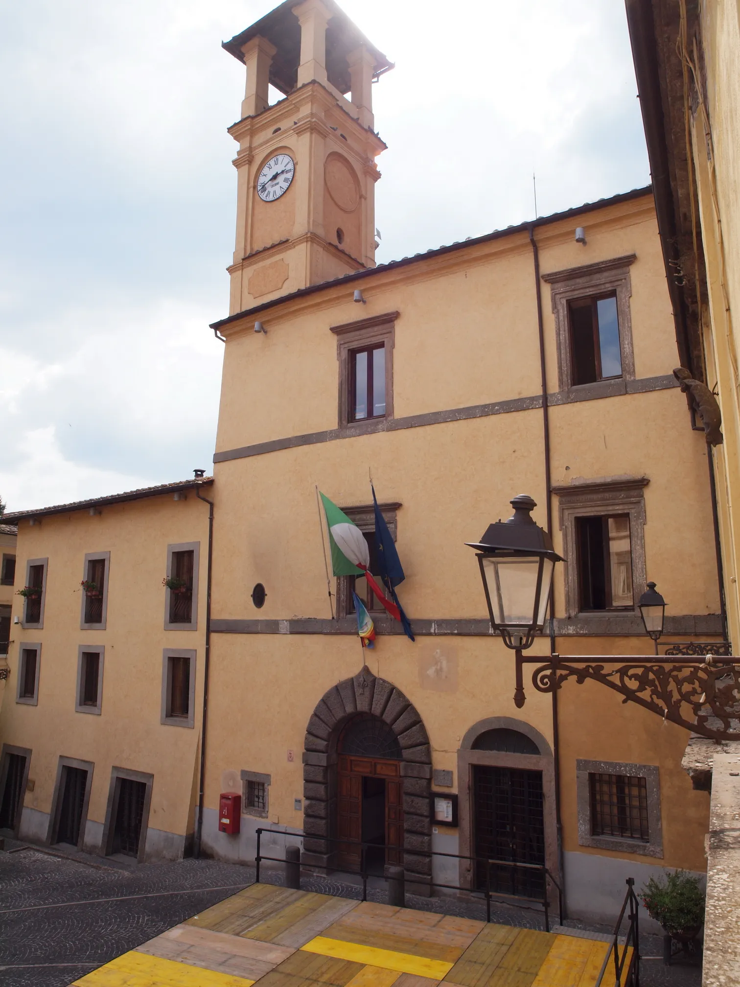 Photo showing: Orologio a sei ore