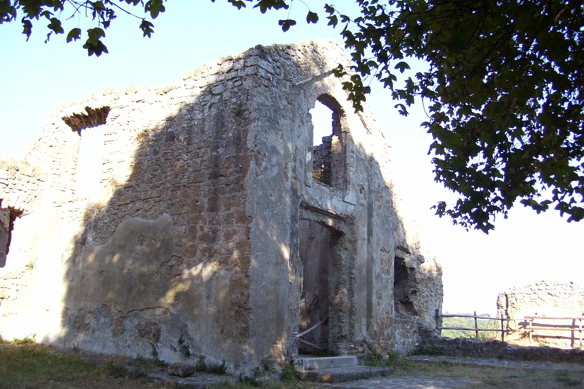 Photo showing: Chiesa diroccata di Canale Monterano (prov. di Roma)