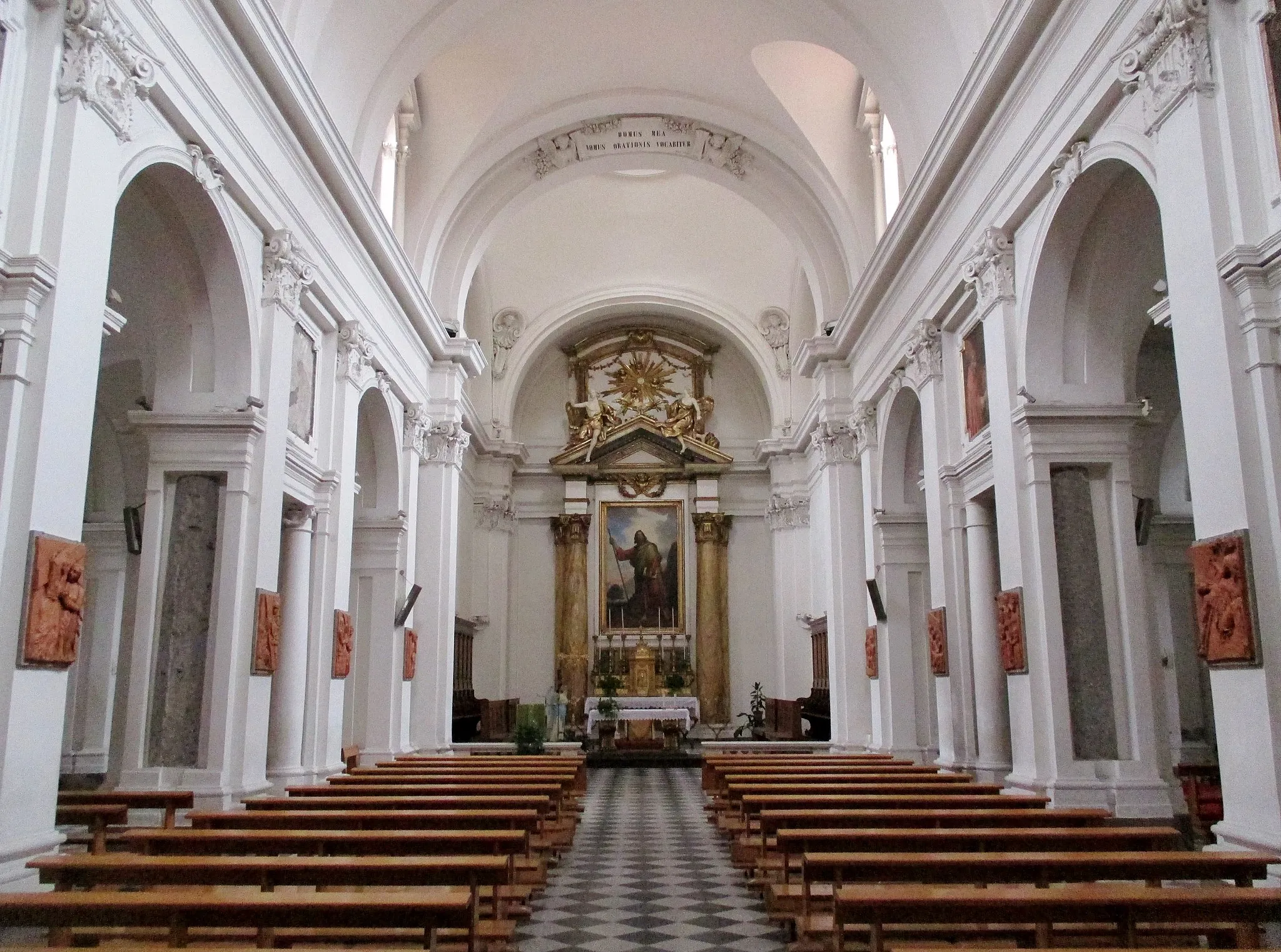 Photo showing: Tuscania: interno del duomo di San Giacomo.