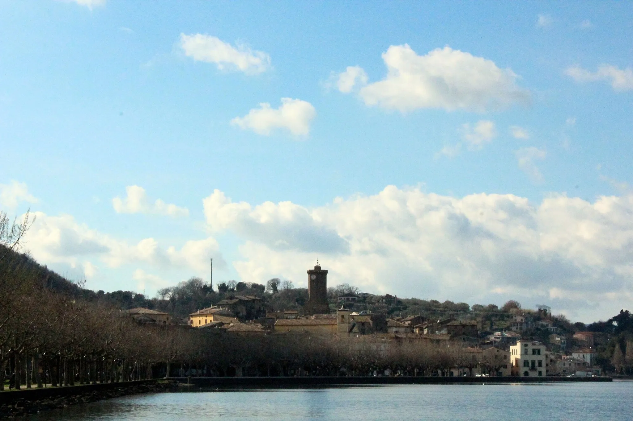 Photo showing: Panorama of Marta, town in the Province of Viterbo, Lazio, Italy