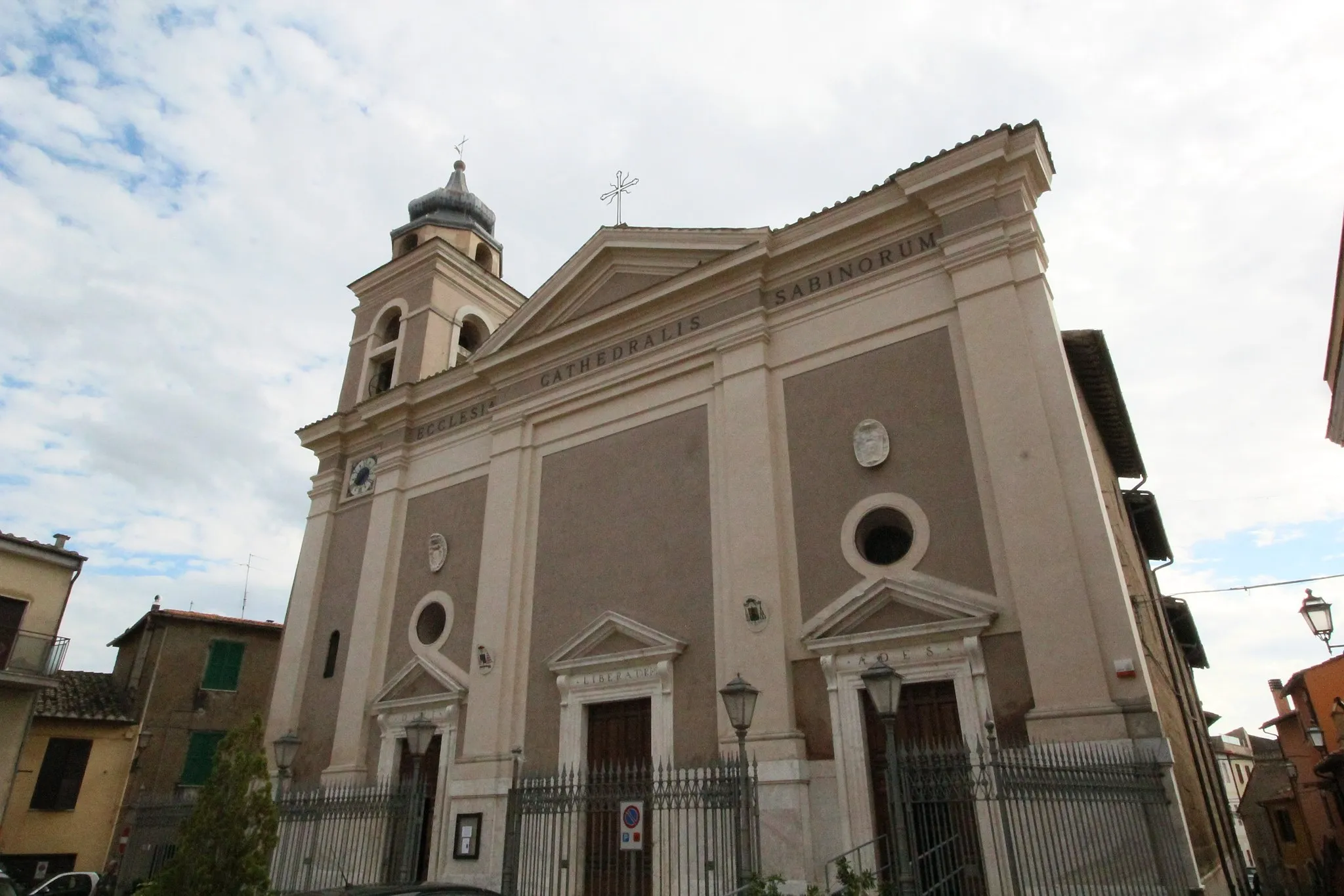 Photo showing: Cathedral Duomo San Liberatore (Cattedrale Dei Sabini) in the city center of Magliano Sabina, Province of Rieti, Lazio (Latium), Italy