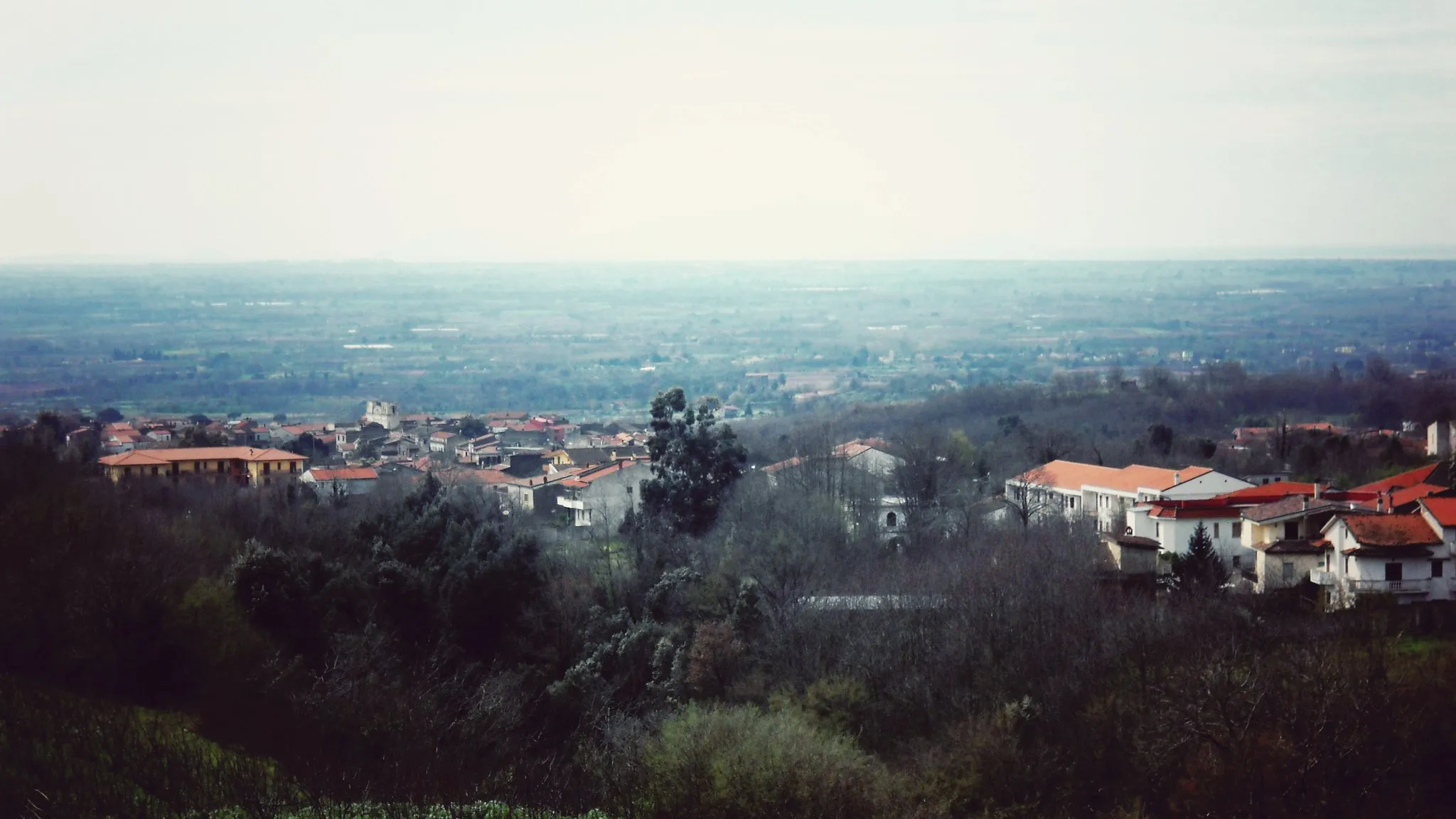 Photo showing: Panorama di Casale di Carinola dalla vicina San Giuliano