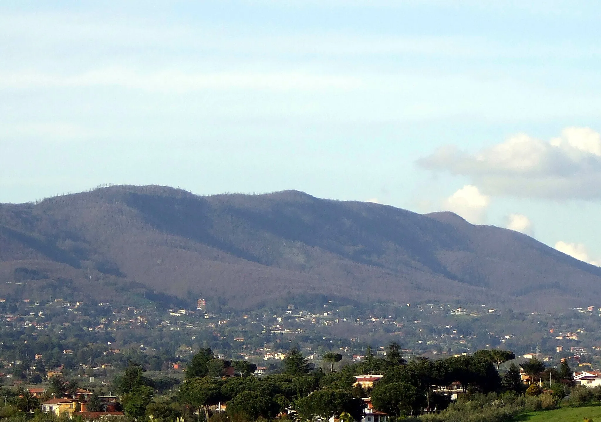 Photo showing: Monte Peschio - Monte Artemisio - Maschio d'Ariano
