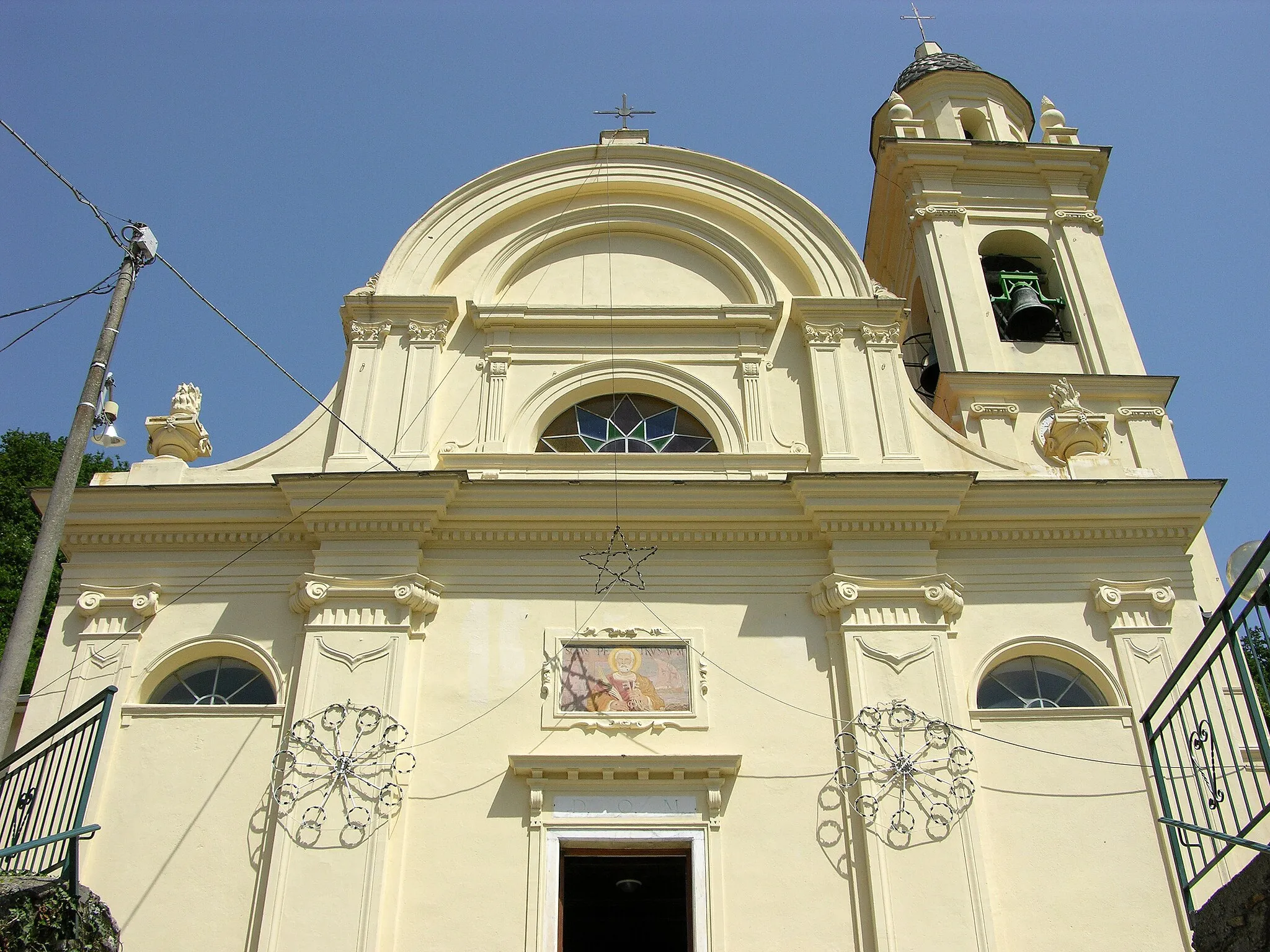 Photo showing: Chiesa di S. Pietro Apostolo nel comune di Davagna (GE)