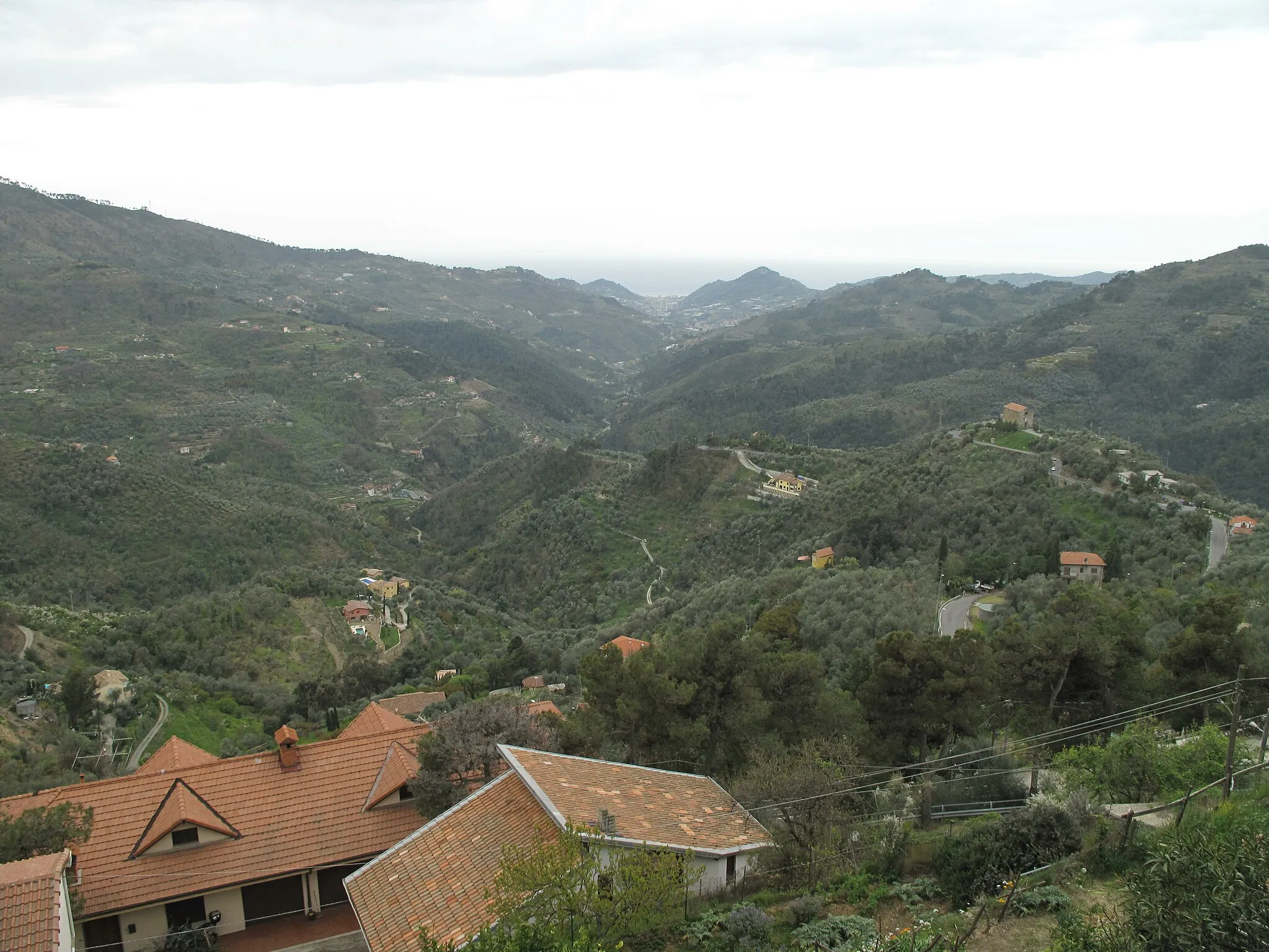 Photo showing: View to the sea from the Italian village of Perinaldo (Liguria, Italy).