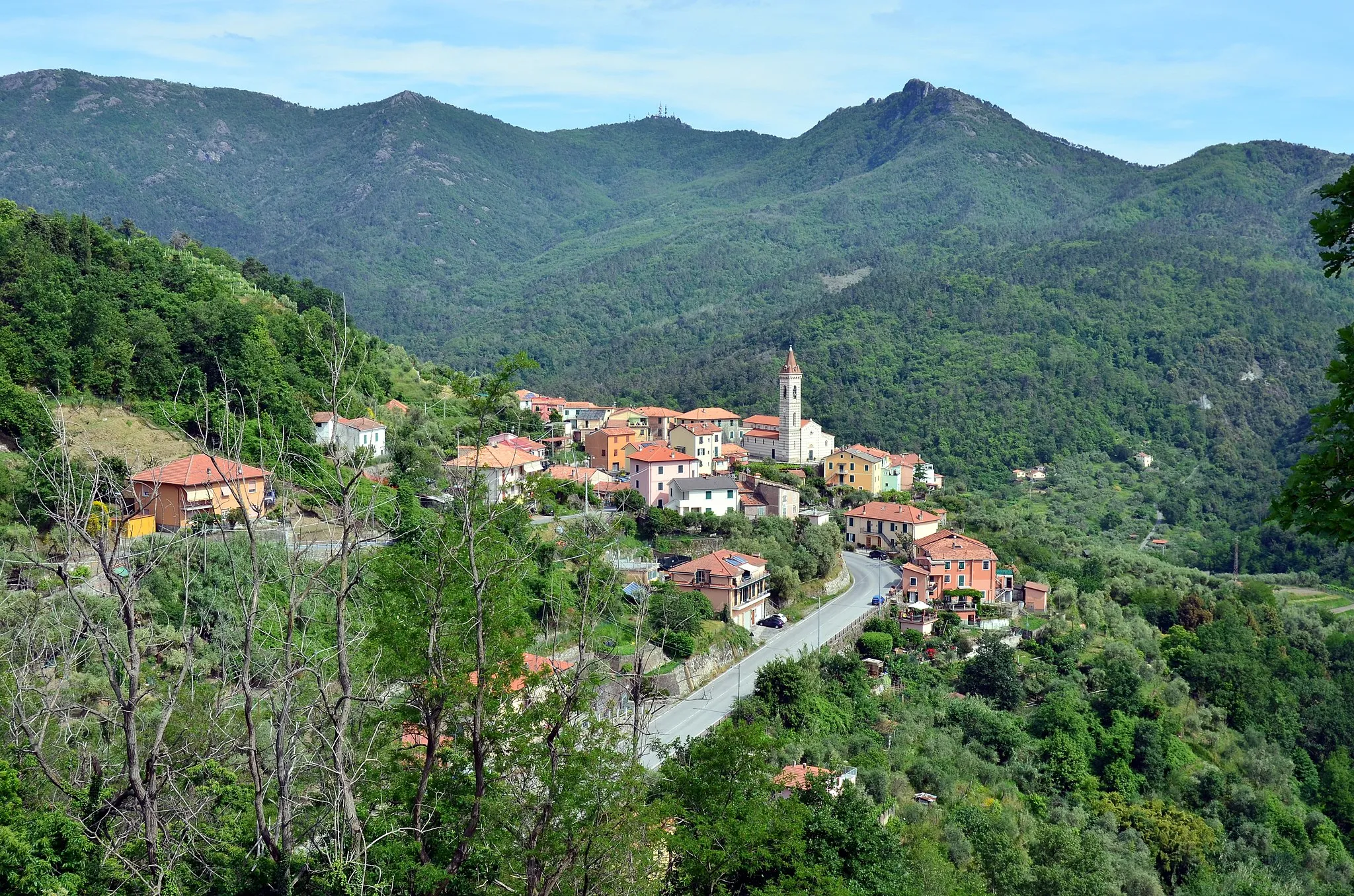 Photo showing: Panorama della frazione di Missano, Castiglione Chiavarese, Liguria, Italia