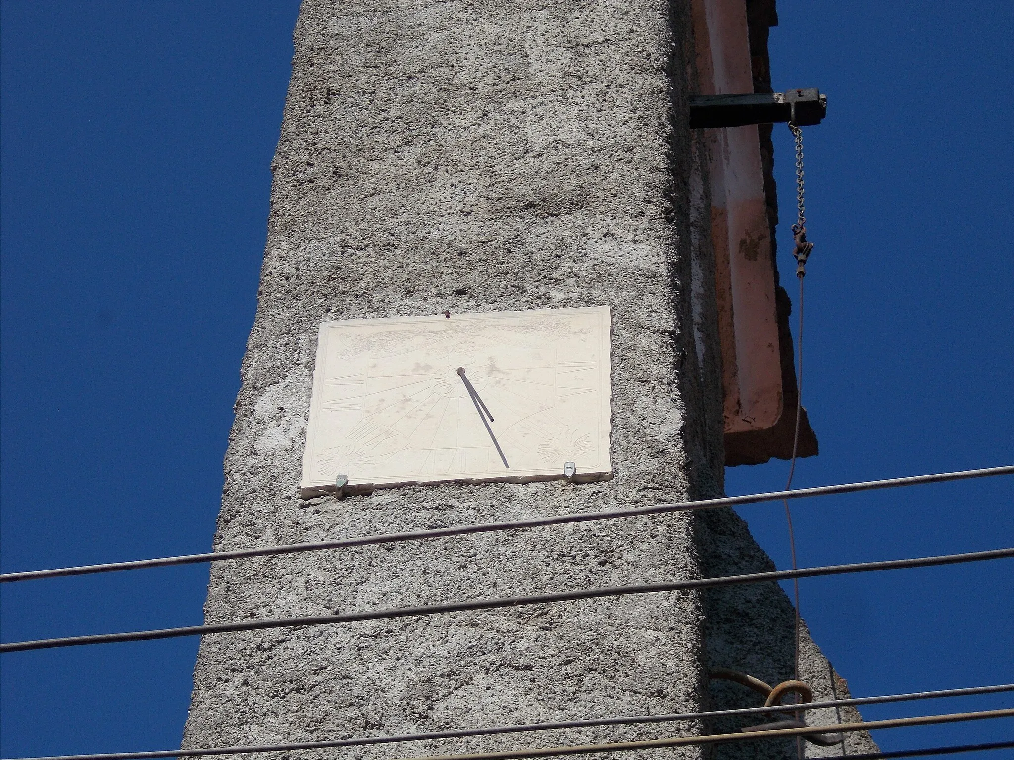 Photo showing: Meridiâna in sciô canpanìn da gêxa de Sàn Benàrdo de Calisàn, fraçión de Fràscio