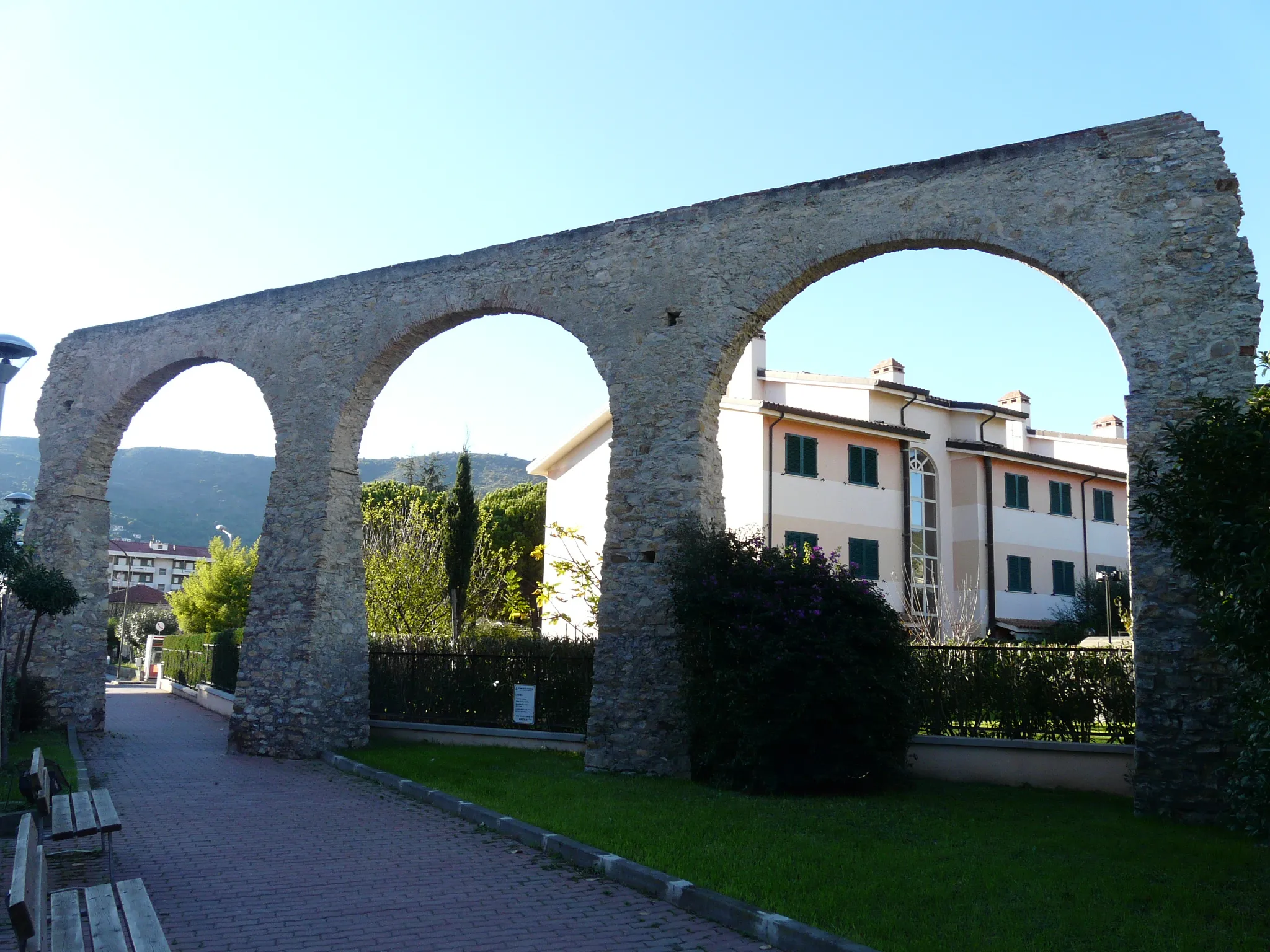 Photo showing: Resti dell'acquedotto del marchese Maglioni, Andora, Liguria, Italia